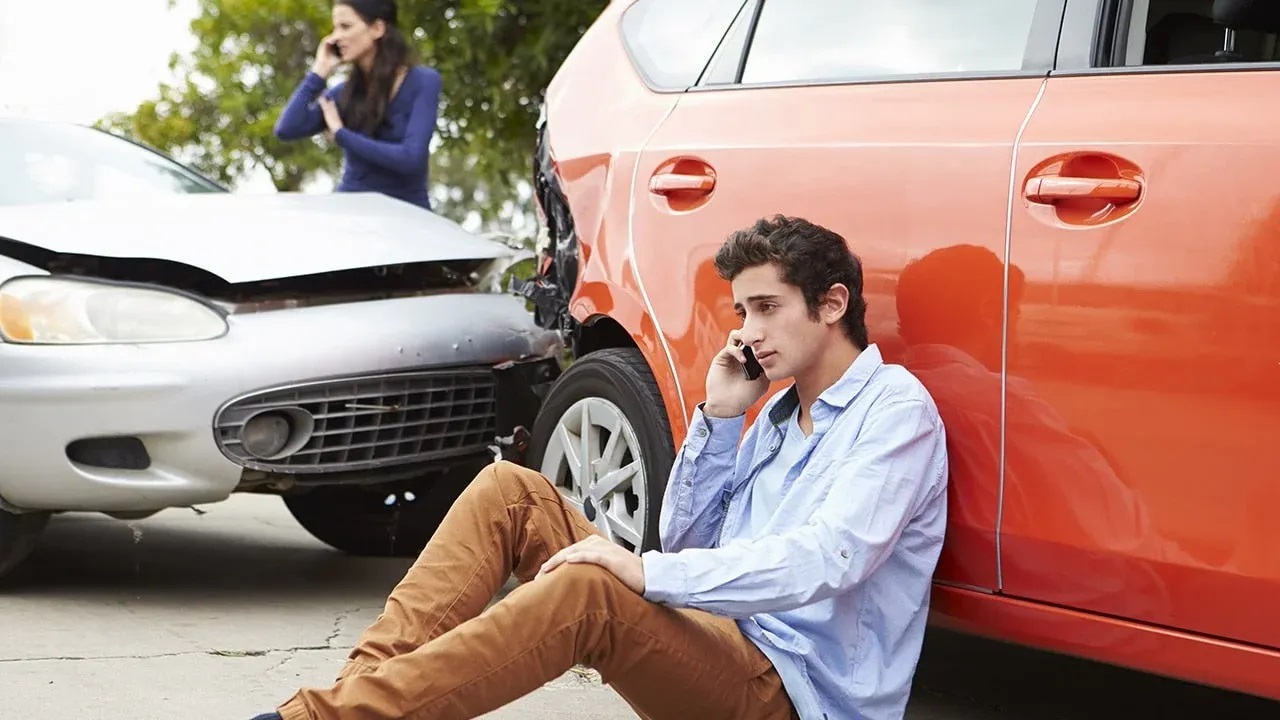 Phí bảo hiểm ô tô ở Mỹ tăng vọt, bất thường- Ảnh 1.