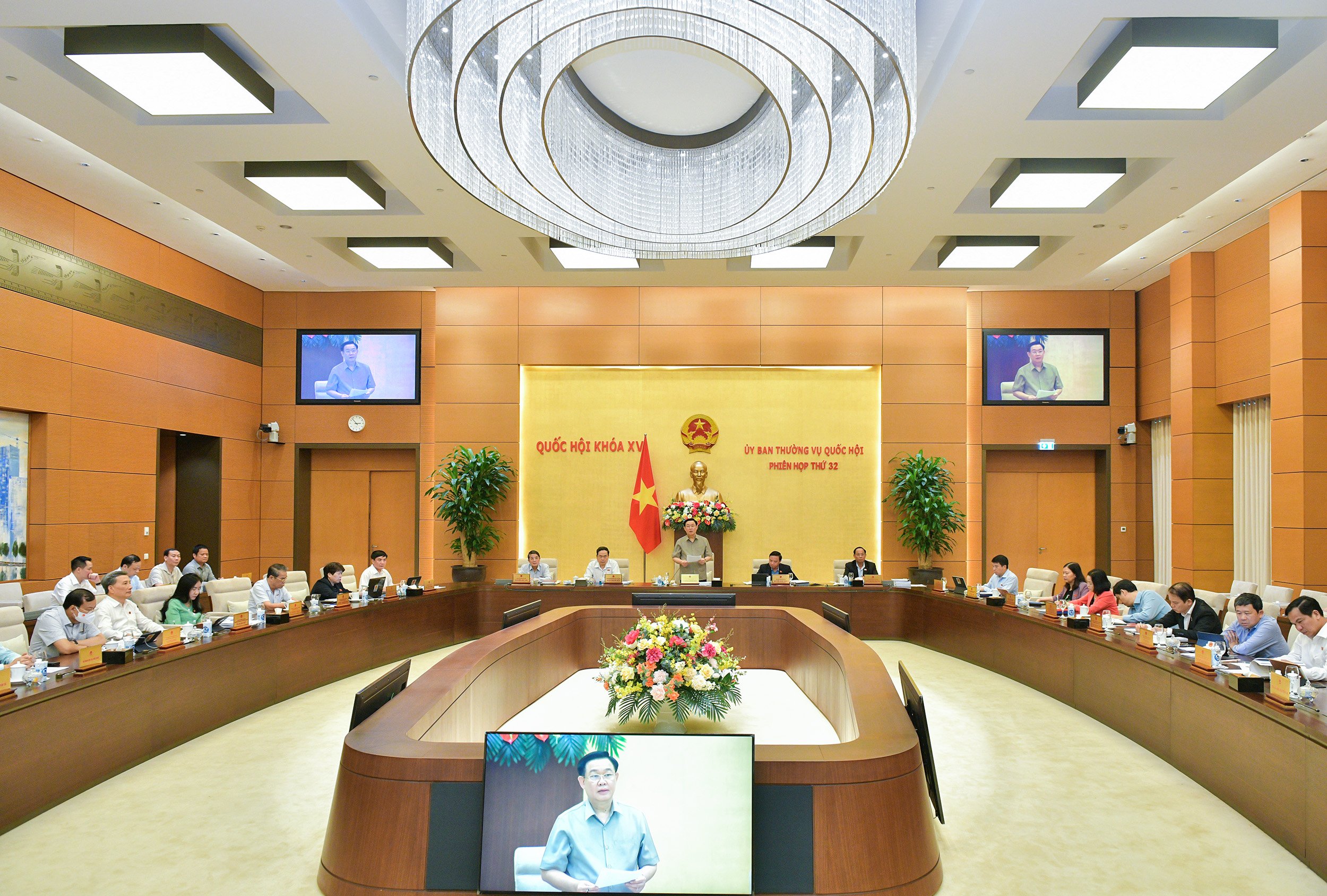 Khai mạc phiên họp thứ 32 của Ủy ban Thường vụ Quốc hội- Ảnh 2.