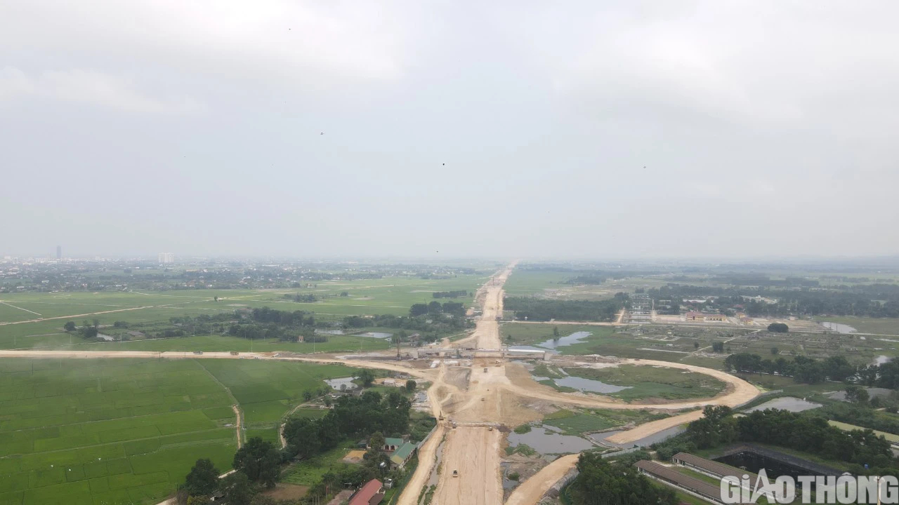 Diện mạo cao tốc Bắc - Nam qua Hà Tĩnh thay đổi từng ngày- Ảnh 6.