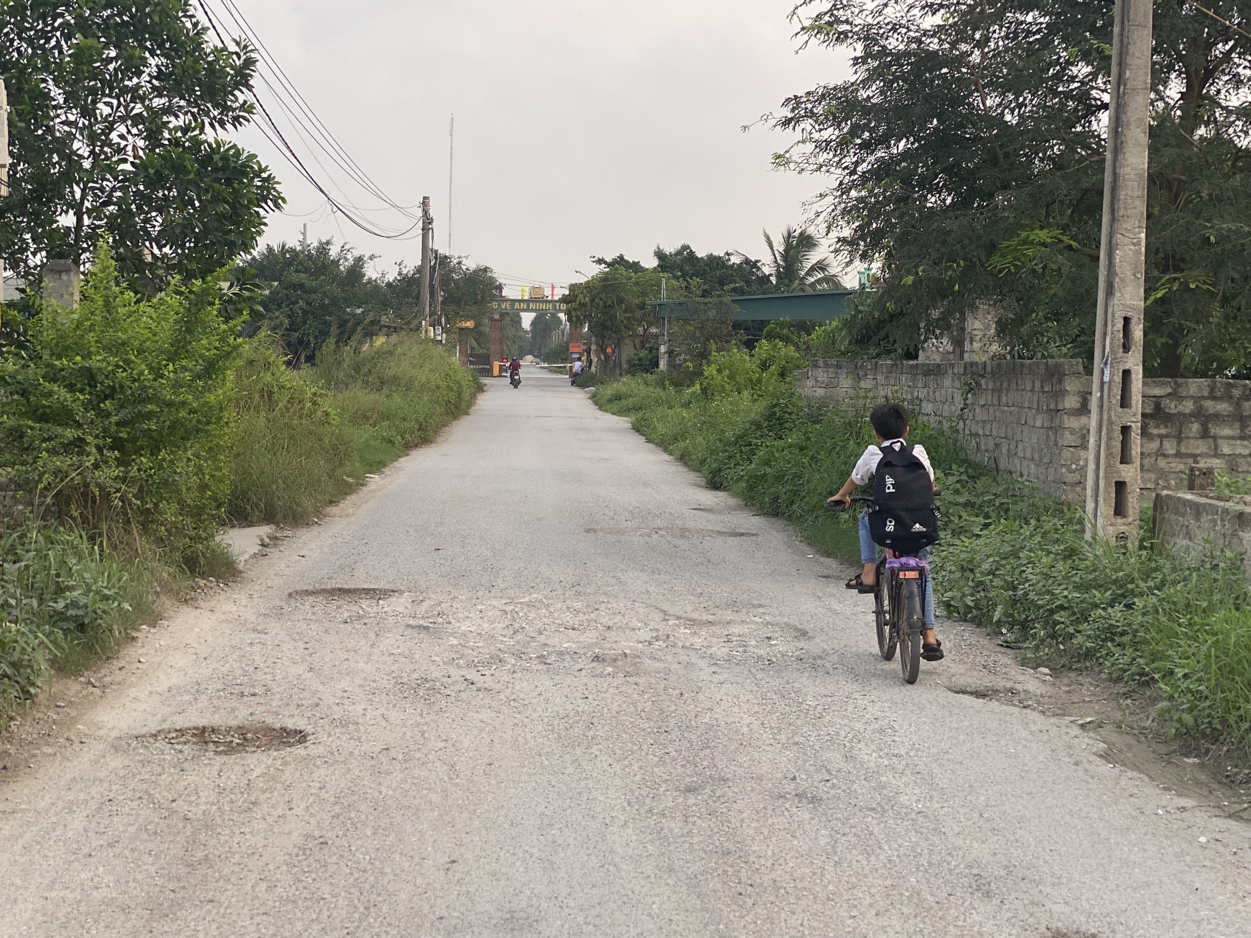 Quảng Ninh: Gập ghềnh tuyến đường liên huyện nối hai quốc lộ- Ảnh 2.