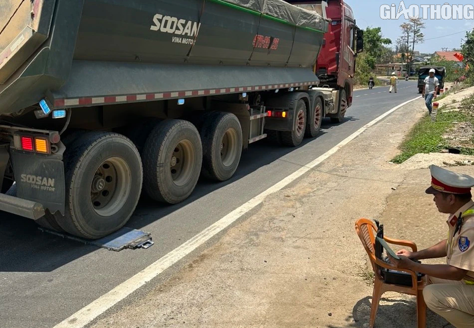 Xe quá tải lộng hành ở Đắk Lắk: Yêu cầu Đội CSGT kiểm điểm, rút kinh nghiệm- Ảnh 3.