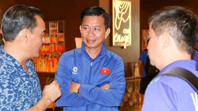 HLV Hoàng Anh Tuấn dùng món quà đặc biệt để khích lệ học trò trước giải U23 châu Á- Ảnh 1.