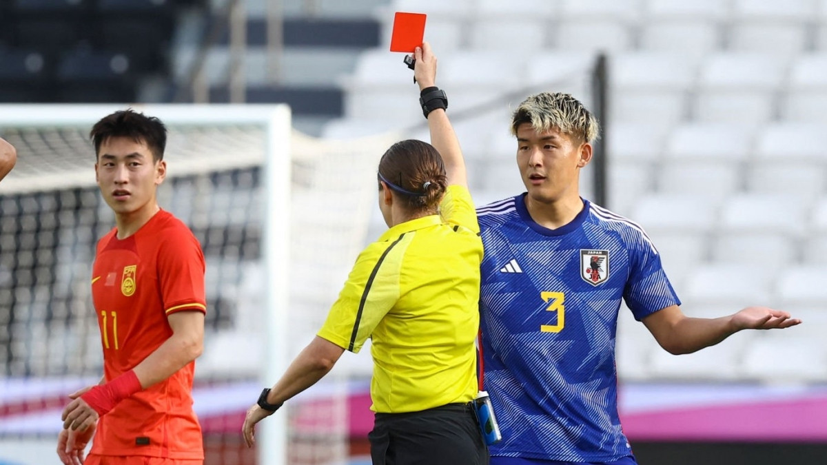 U23 châu Á: Chơi hơn người trong gần cả trận, U23 Trung Quốc vẫn trắng tay trước Nhật Bản- Ảnh 1.