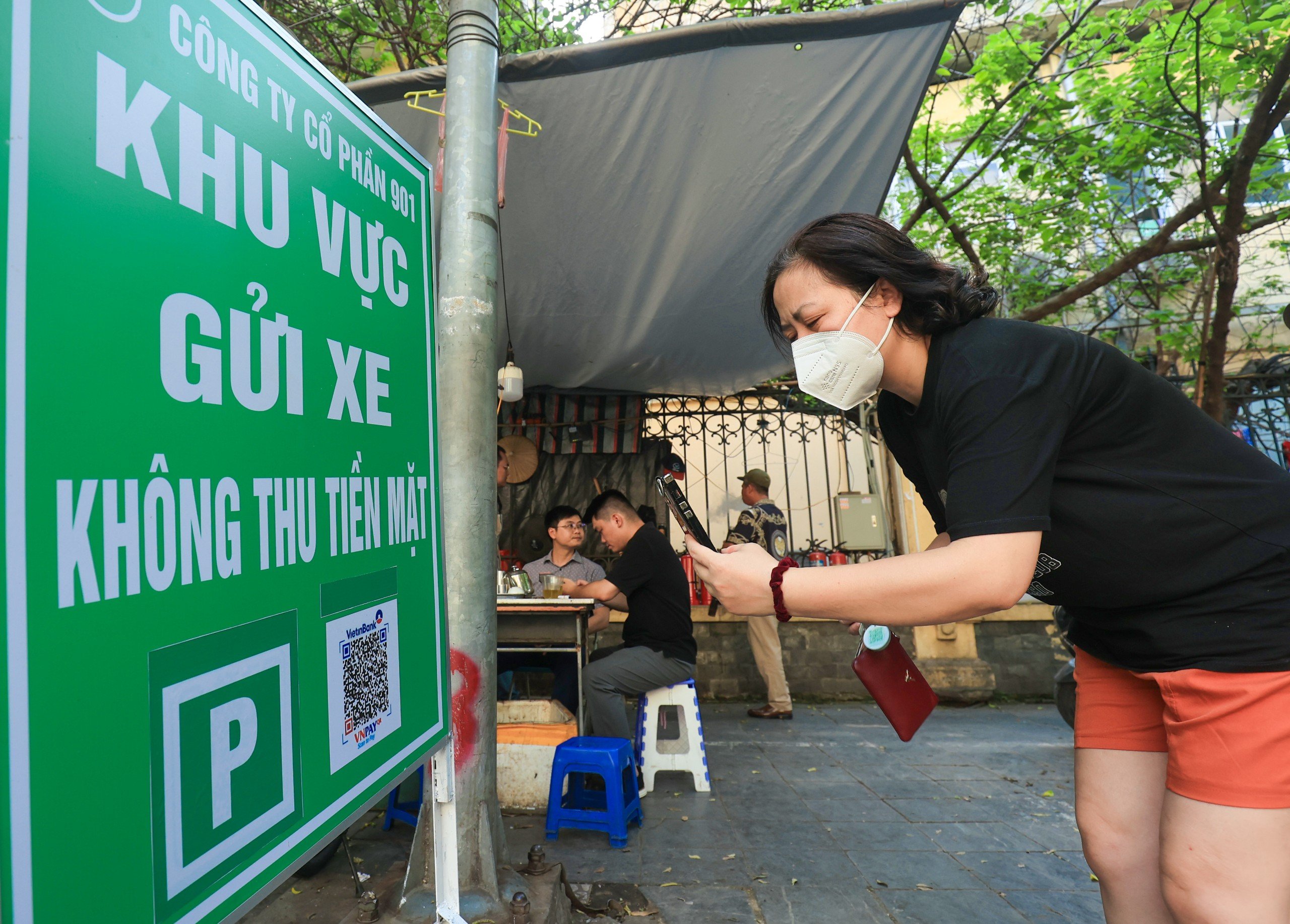 Cận cảnh các điểm gửi xe không dùng tiền mặt ở Hà Nội- Ảnh 18.