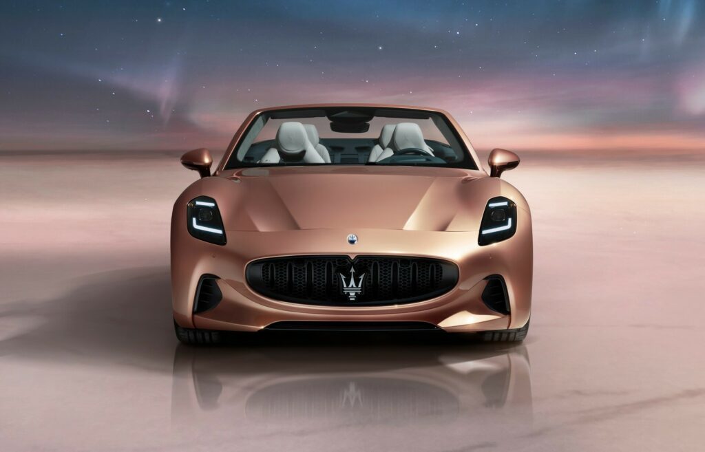 Khám phám mẫu xe Maserati chạy điện vừa ra mắt- Ảnh 1.