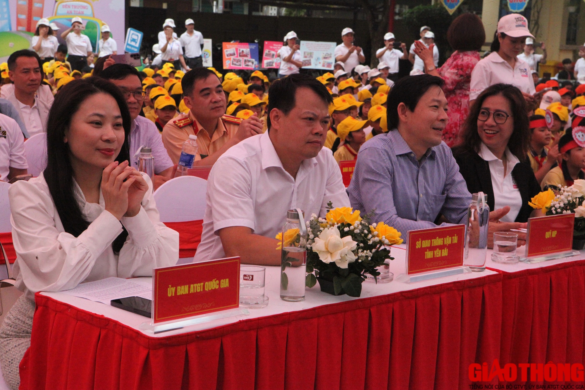 Hàng trăm học sinh Yên Bái trải nghiệm tại ngày hội ATGT- Ảnh 5.