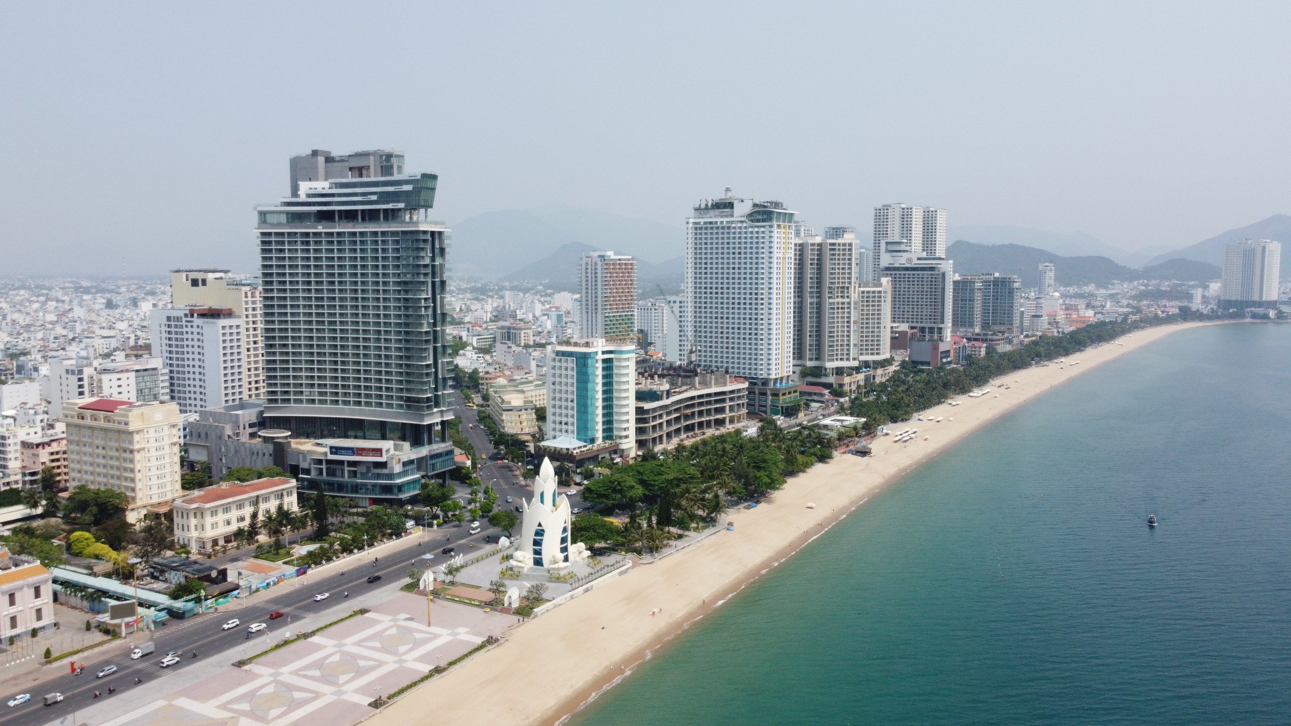 Xây dựng hạ tầng, đô thị thông minh đưa Nha Trang mang tầm khu vực và quốc tế- Ảnh 6.