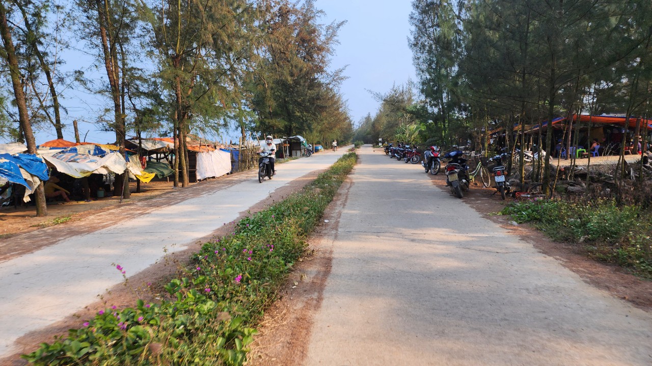 Cận cảnh tuyến đường 3,8 tỷ đồng ở Quảng Ngãi bị "rút ruột" gần 1 tỷ- Ảnh 10.