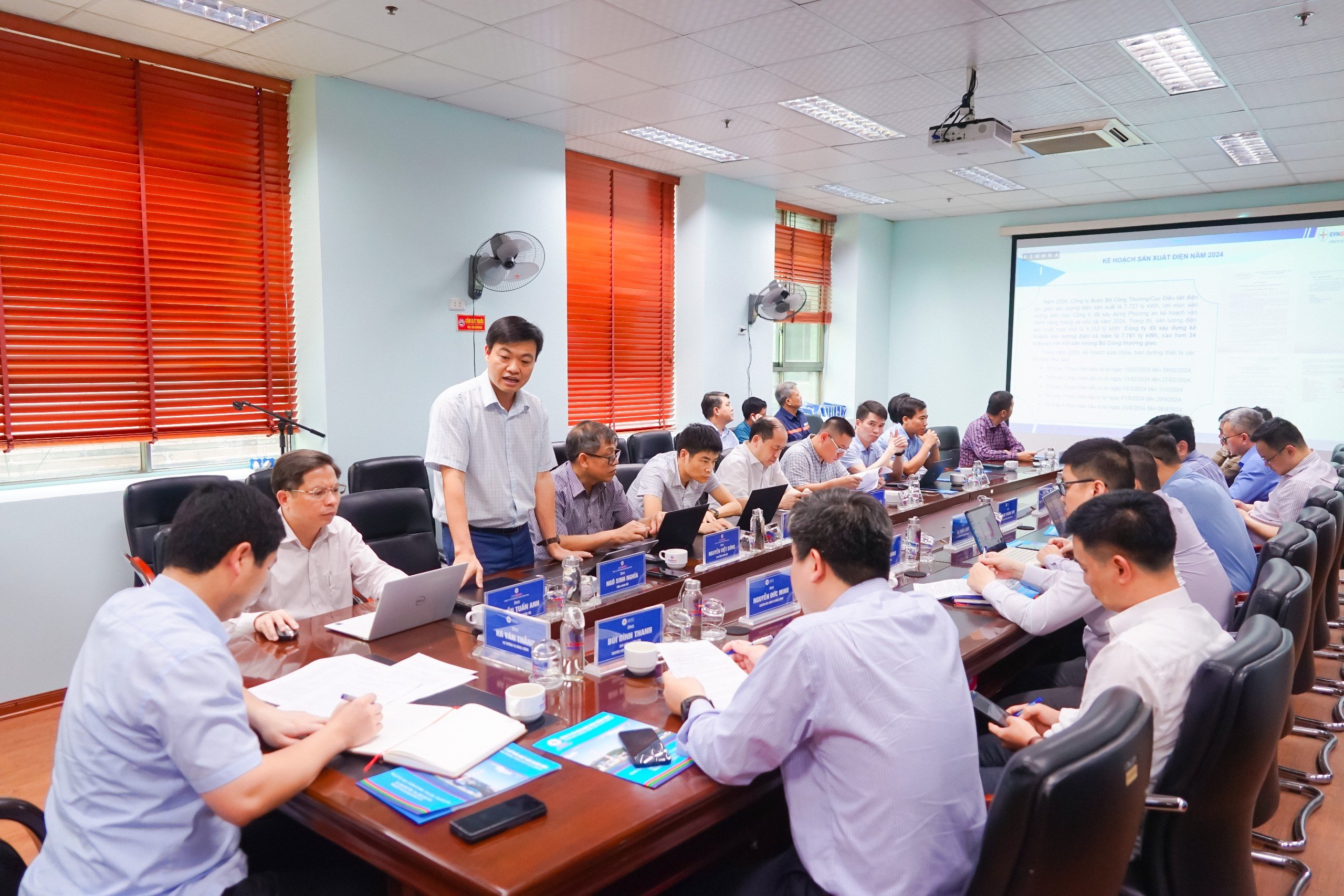 Ủy ban Quản lý vốn Nhà nước tại doanh nghiệp làm việc với Nhiệt điện Quảng Ninh- Ảnh 2.