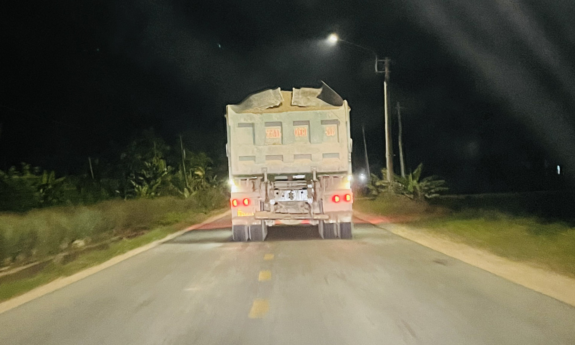Bình Định: Xe quá tải tung hoành trên đường tỉnh- Ảnh 3.