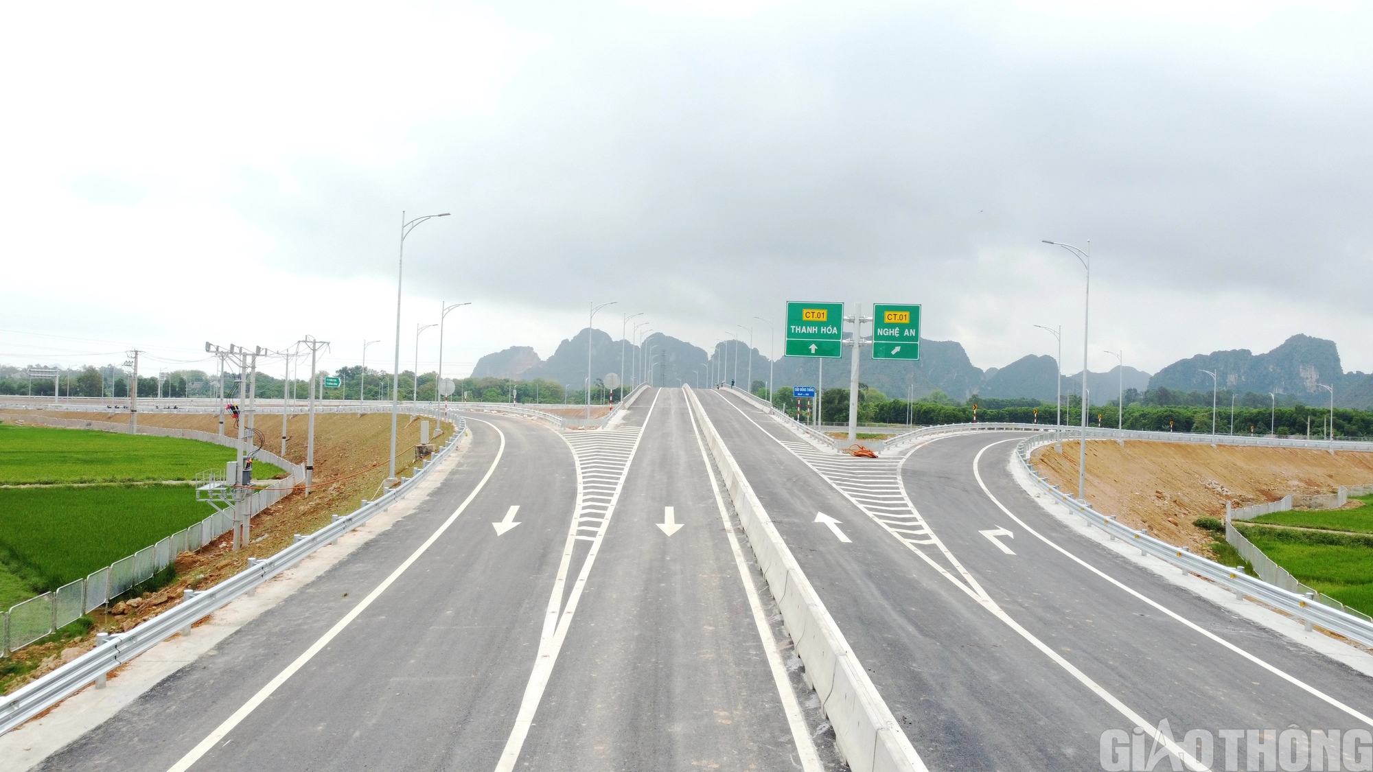 Tạm dừng khai thác hai nút giao trên cao tốc Mai Sơn - Quốc lộ 45- Ảnh 1.