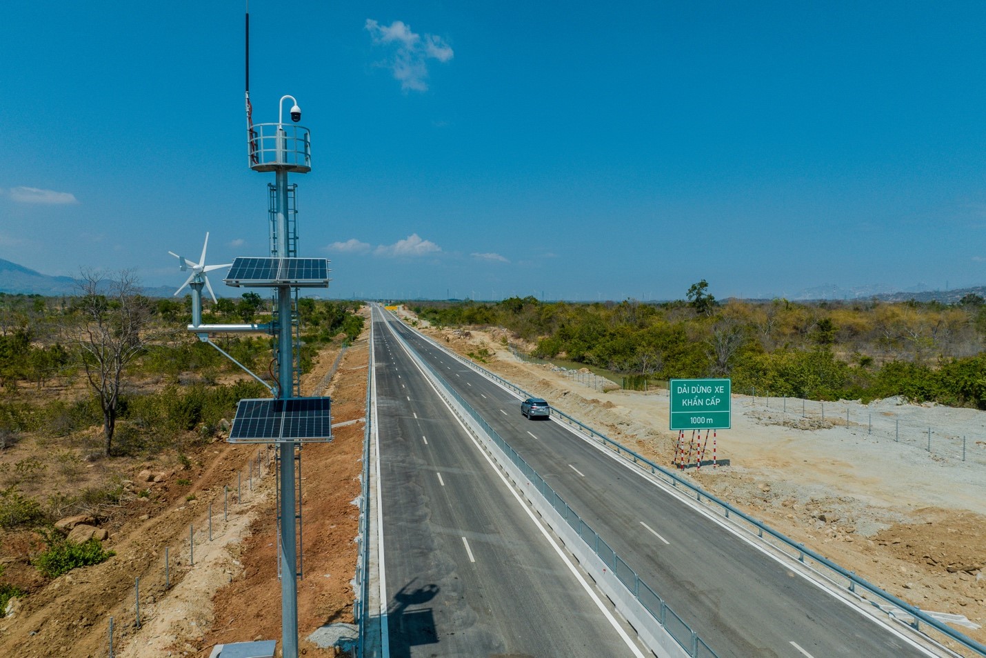Cao tốc Cam Lâm - Vĩnh Hảo hoàn thiện đồng bộ hệ thống ITS và trạm dừng nghỉ tạm dịp 30/4- Ảnh 1.