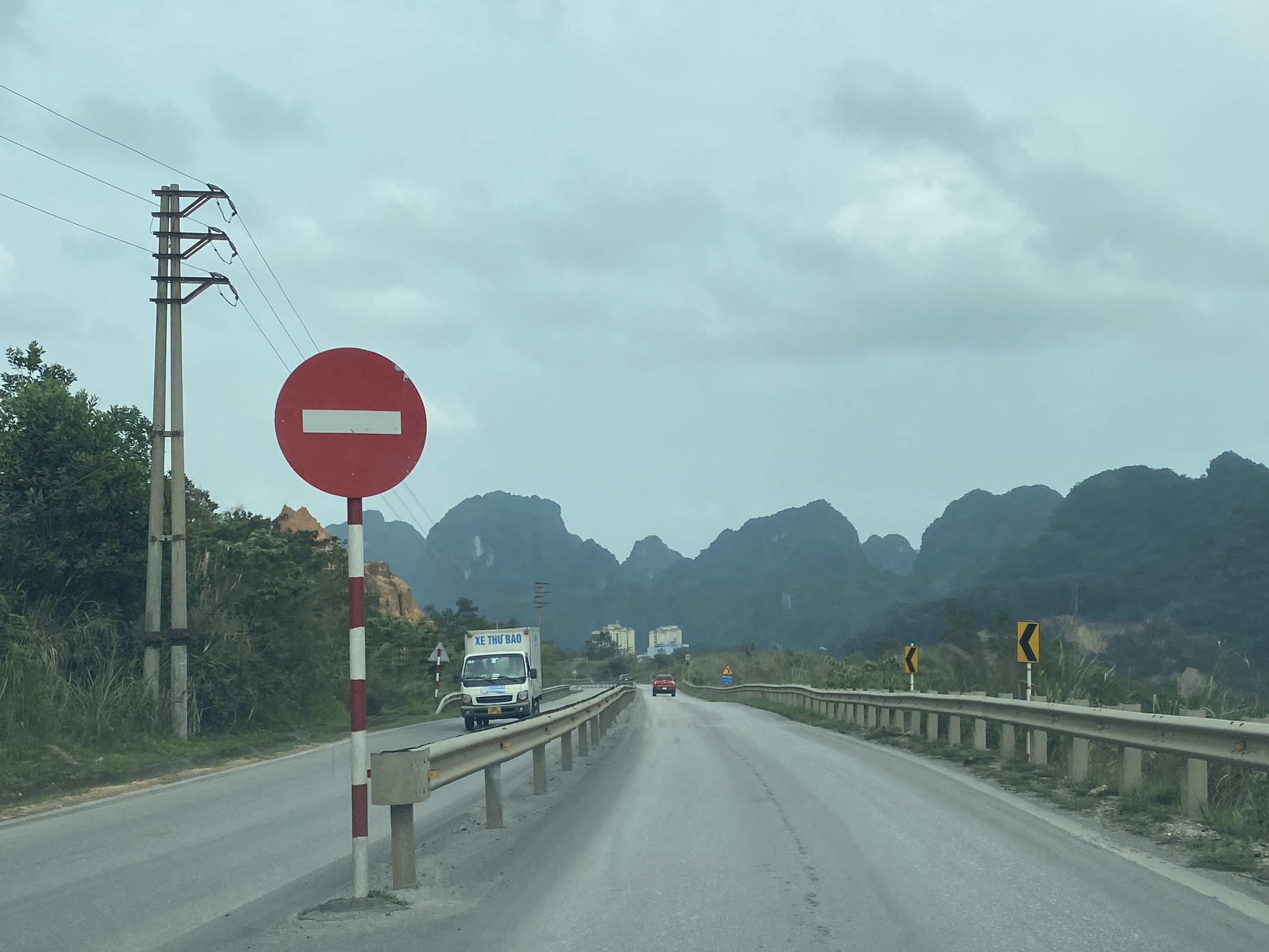 Vì sao Quảng Ninh chi hơn 1.800 tỷ đồng nâng cấp quốc lộ 279 nối 2 thành phố?- Ảnh 2.