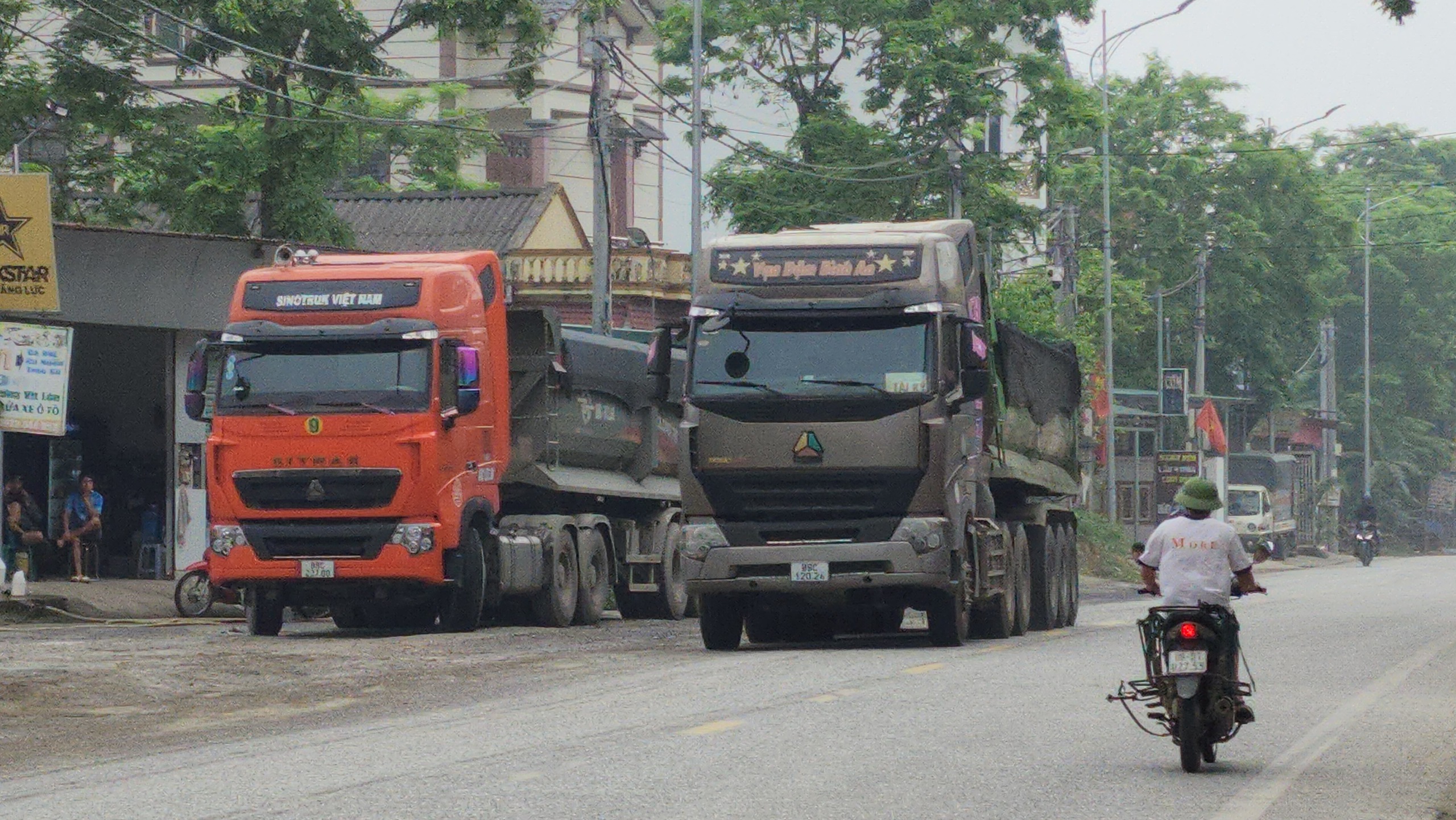 Tuyên Quang: Xe chở đá quá tải hàng chục tấn trên quốc lộ 2C- Ảnh 9.