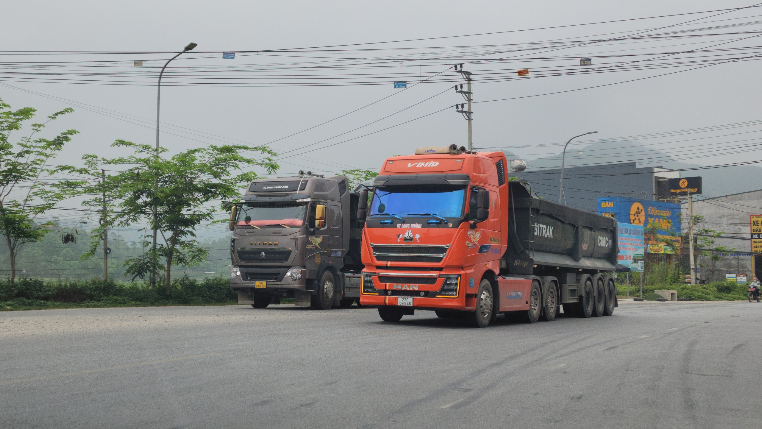 Tuyên Quang: Xe chở đá quá tải hàng chục tấn trên quốc lộ 2C- Ảnh 7.