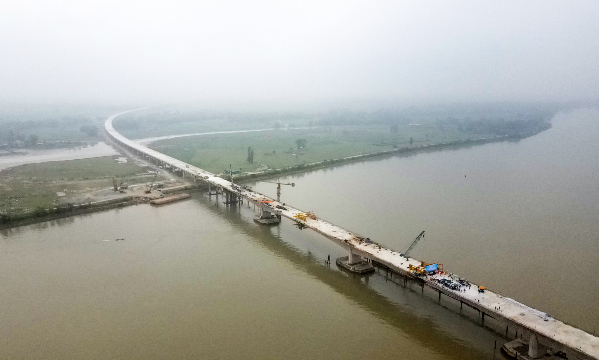 Dự án cao tốc đoạn Diễn Châu - Bãi Vọt: Nhà thầu đầu tiên cán đích vượt mốc 30/4/2024- Ảnh 6.