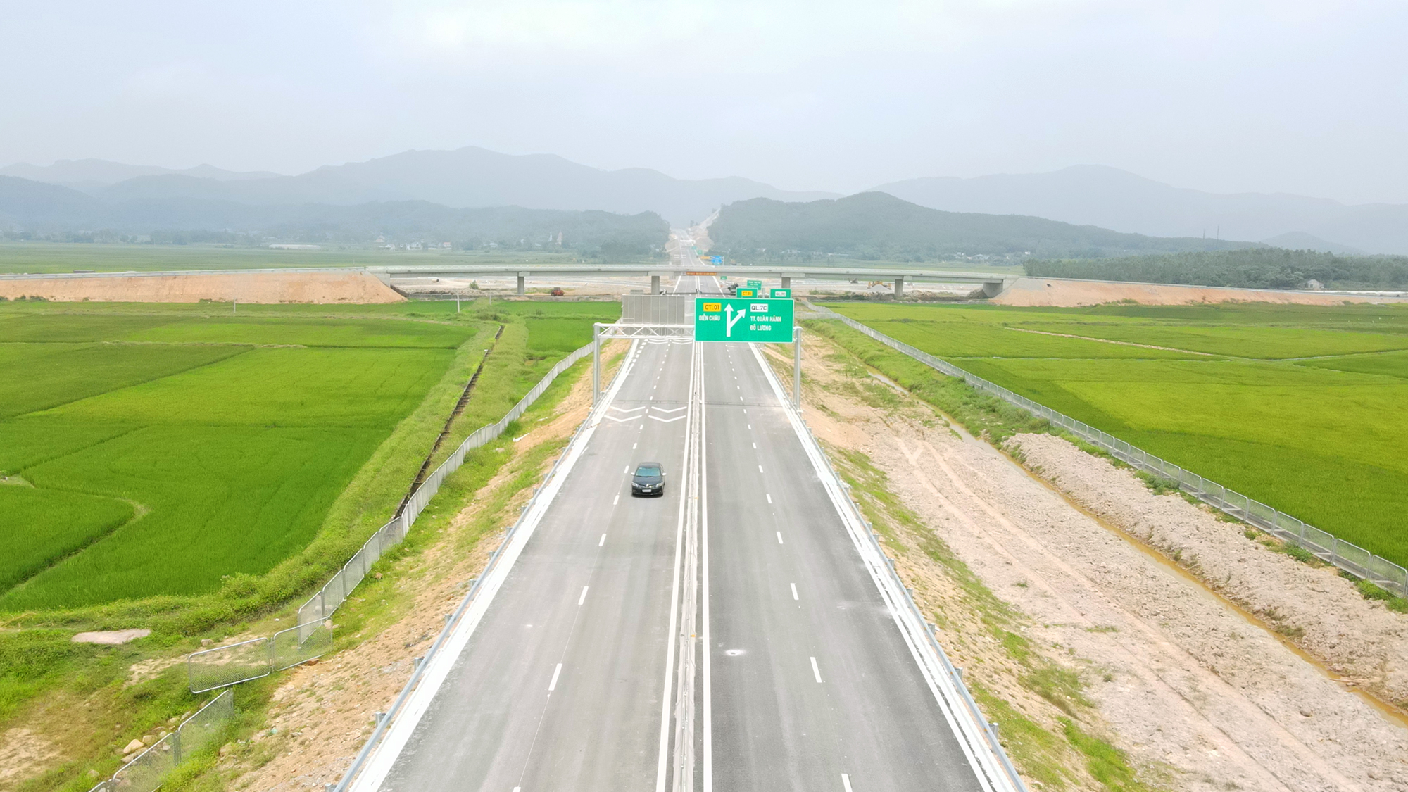 Dự án cao tốc đoạn Diễn Châu - Bãi Vọt: Nhà thầu đầu tiên cán đích vượt mốc 30/4/2024- Ảnh 4.