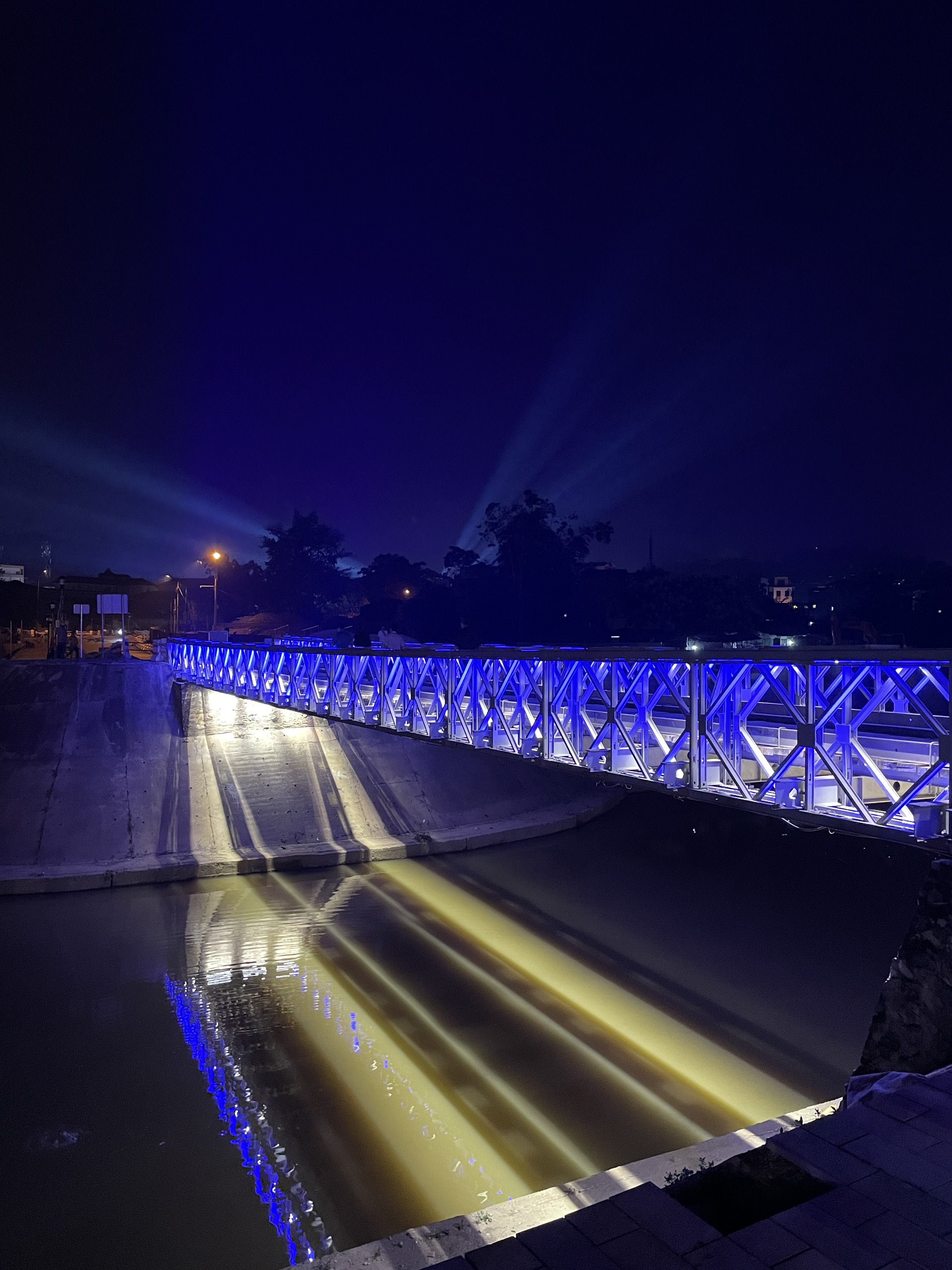Điểm nhấn hệ thống chiếu sáng cầu Mường Thanh dịp kỷ niệm 70 năm chiến thắng Điện Biên Phủ- Ảnh 5.
