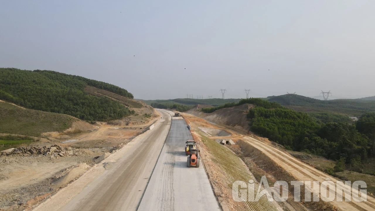 Thông hầm đường bộ cao tốc dài nhất qua Hà Tĩnh trong tháng 5- Ảnh 7.