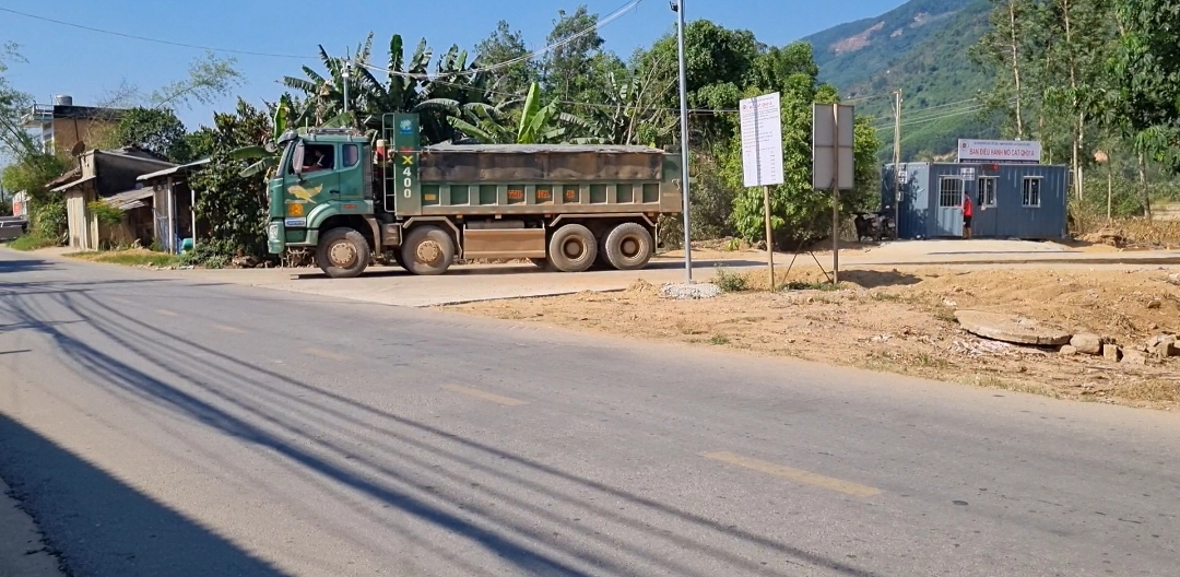 Vụ xe quá tải tung hoành tỉnh lộ ở Bình Định: Mỏ cát từng bị xử phạt- Ảnh 2.
