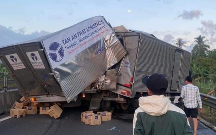 Bản tin TNGT 26/4: Tai nạn liên hoàn, cao tốc Trung Lương - Mỹ Thuận ùn tắc cả chục km