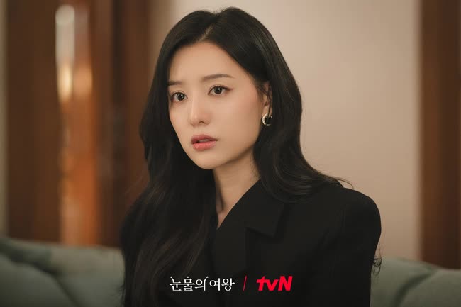 "Nữ hoàng nước mắt" tập 15: Khán giả phẫn nộ khi Hyun Woo bị tai nạn giao thông - Ảnh 2.