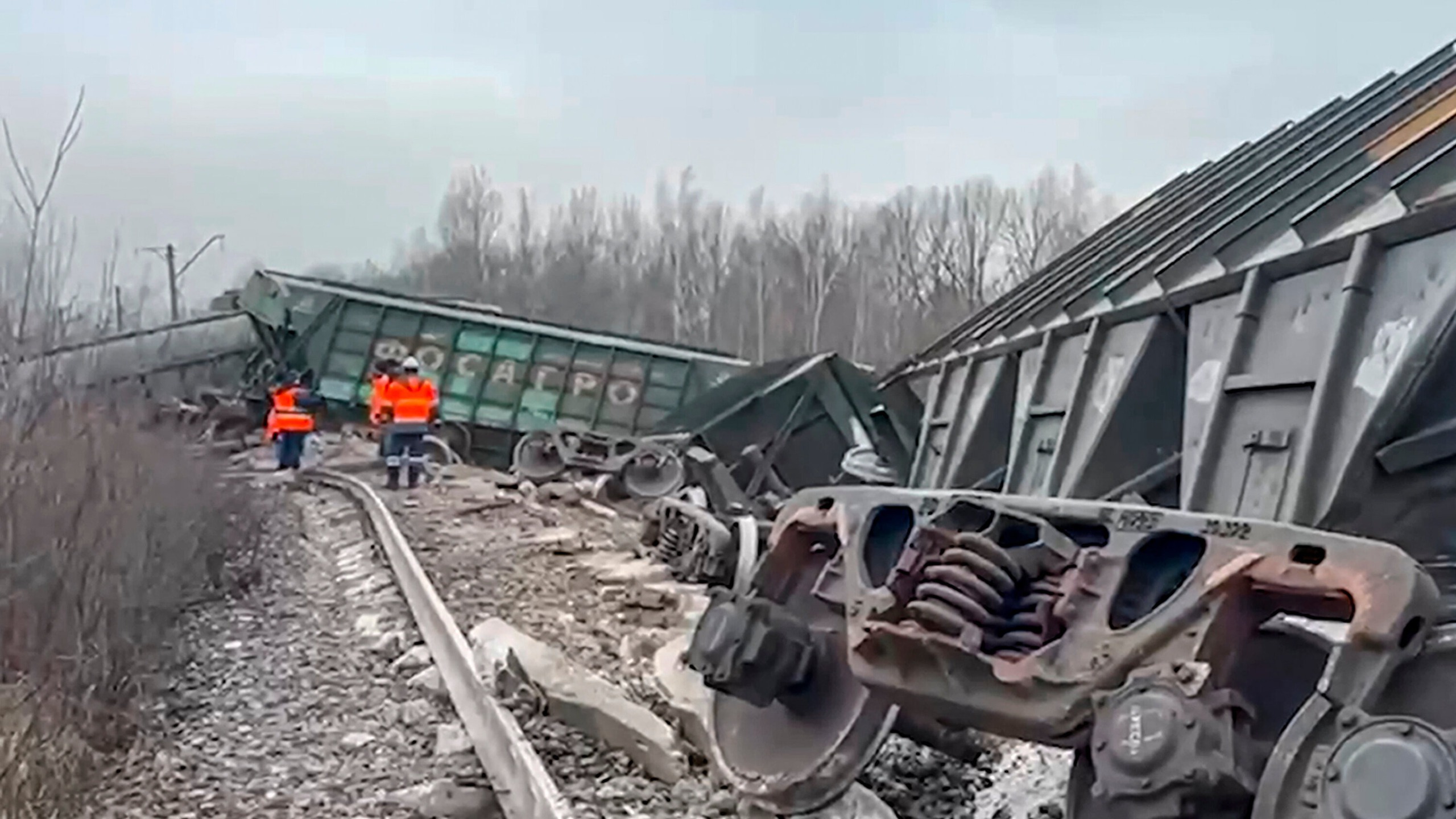 Theo Cơ quan Tình báo quân sự Ukraine, các cuộc tấn công nhằm vào tàu hỏa nhằm mục tiêu gây suy yếu khả năng tiếp tế vận tải, hậu cần của Nga. (Ảnh: AP)