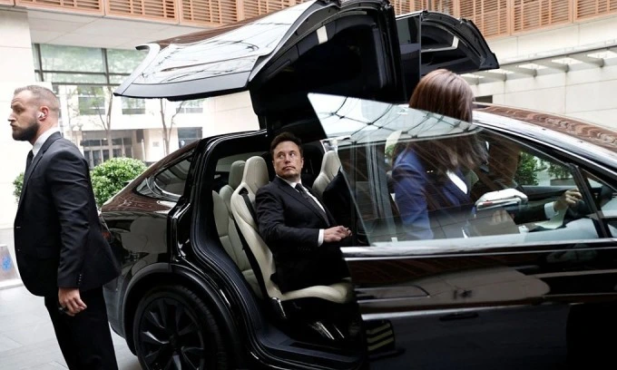 Elon Musk bắt tay với Baidu, khởi động kỷ nguyên ô tô Tesla tự lái hoàn toàn ở Trung Quốc- Ảnh 1.