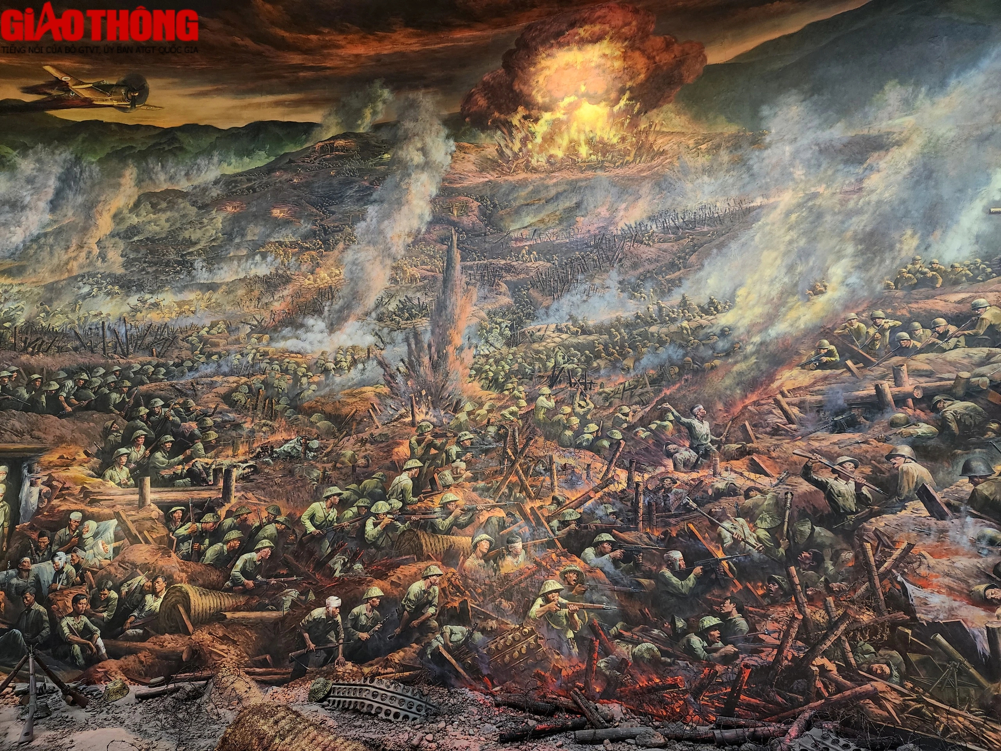 Độc đáo bức tranh panorama Trận chiến Điện Biên Phủ được vẽ bởi gần 100 họa sĩ- Ảnh 4.