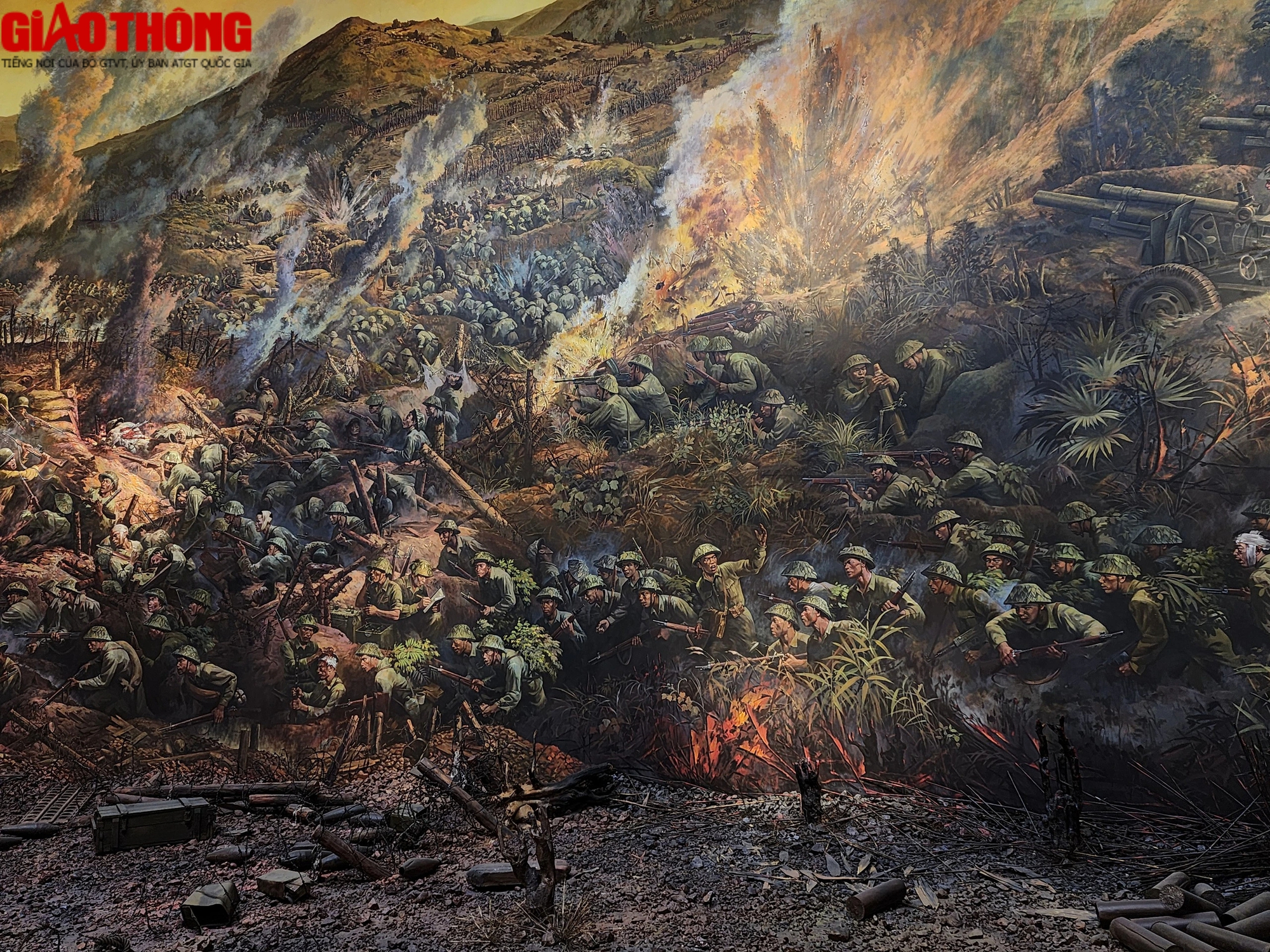 Độc đáo bức tranh panorama Trận chiến Điện Biên Phủ được vẽ bởi gần 100 họa sĩ- Ảnh 6.