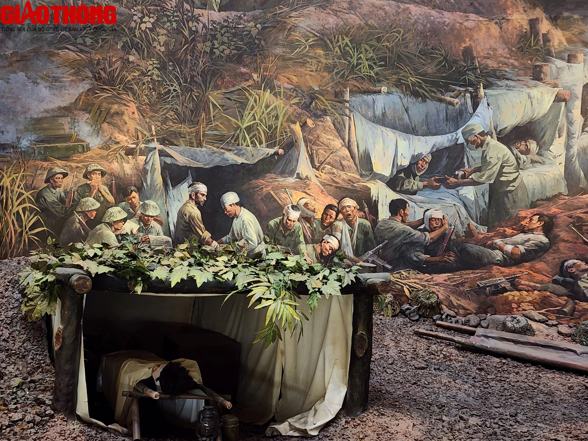 Độc đáo bức tranh panorama Trận chiến Điện Biên Phủ được vẽ bởi gần 100 họa sĩ- Ảnh 7.