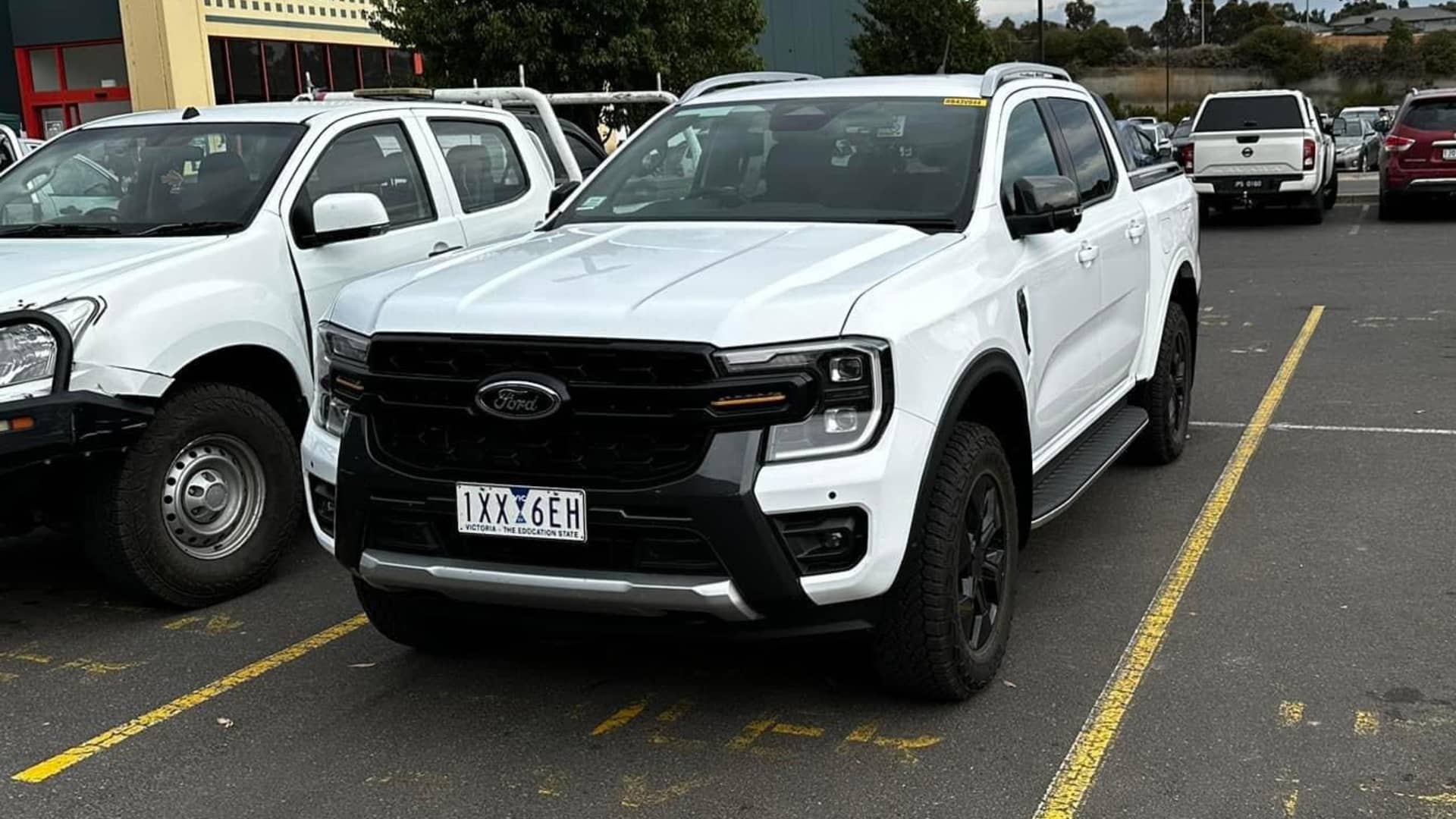 Ford Ranger hybrid lần đầu lộ diện- Ảnh 1.