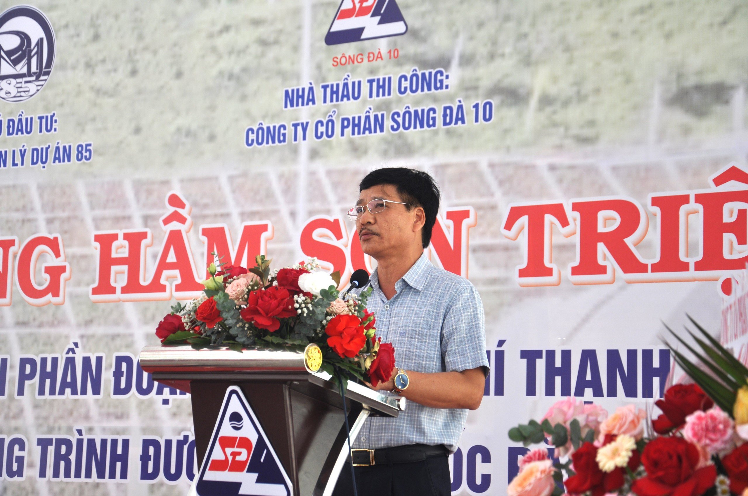 Thông hầm Sơn Triệu, bứt phá tiến độ cao tốc Quy Nhơn - Chí Thạnh - Ảnh 1.