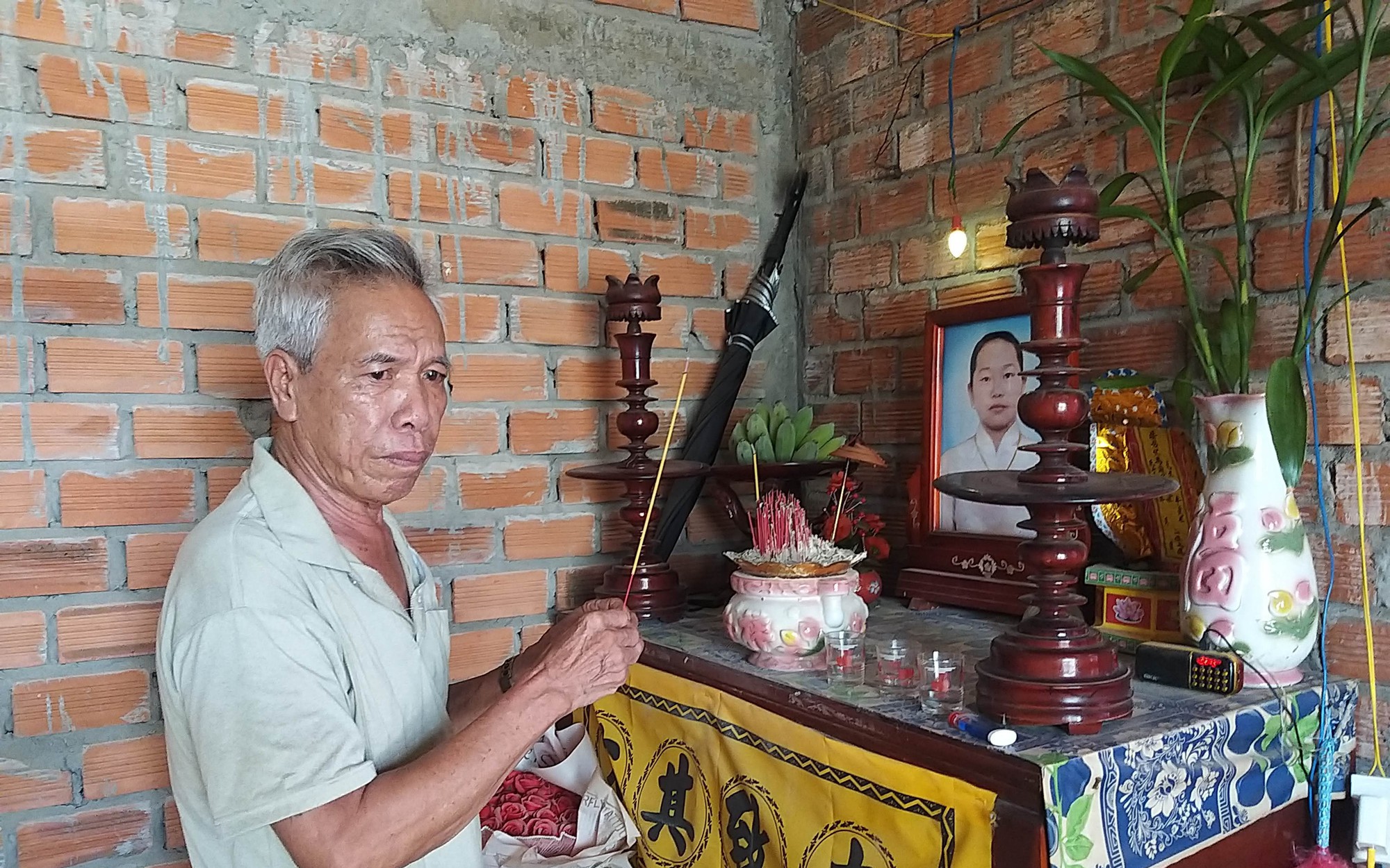 Sao mẹ con đi mãi không về?