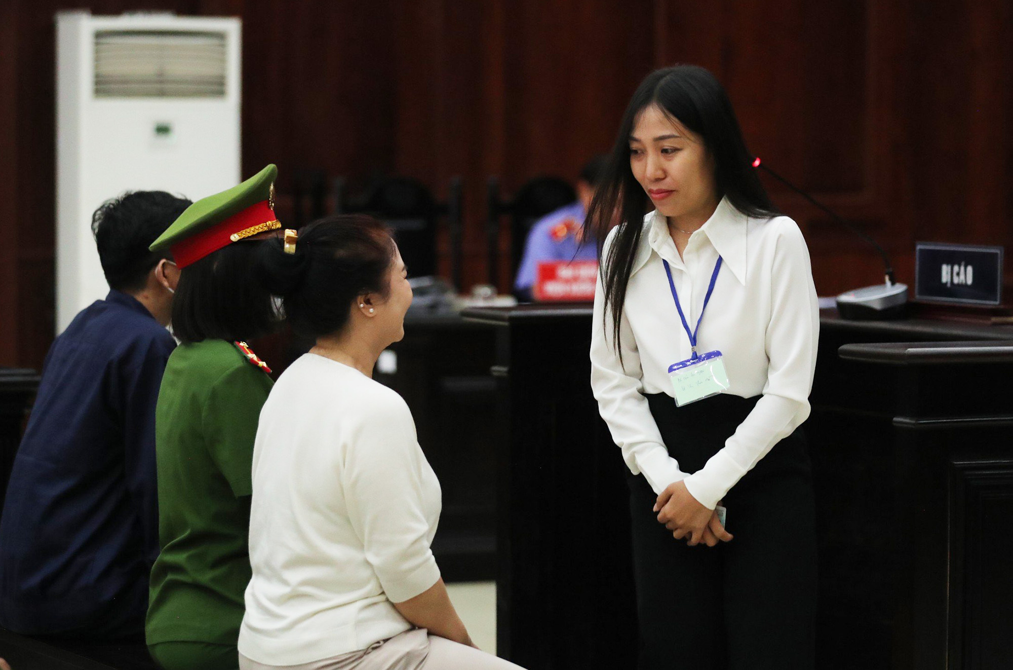 Không kháng cáo nhưng bà Nguyễn Phương Hằng vẫn xin giảm án - Ảnh 1.