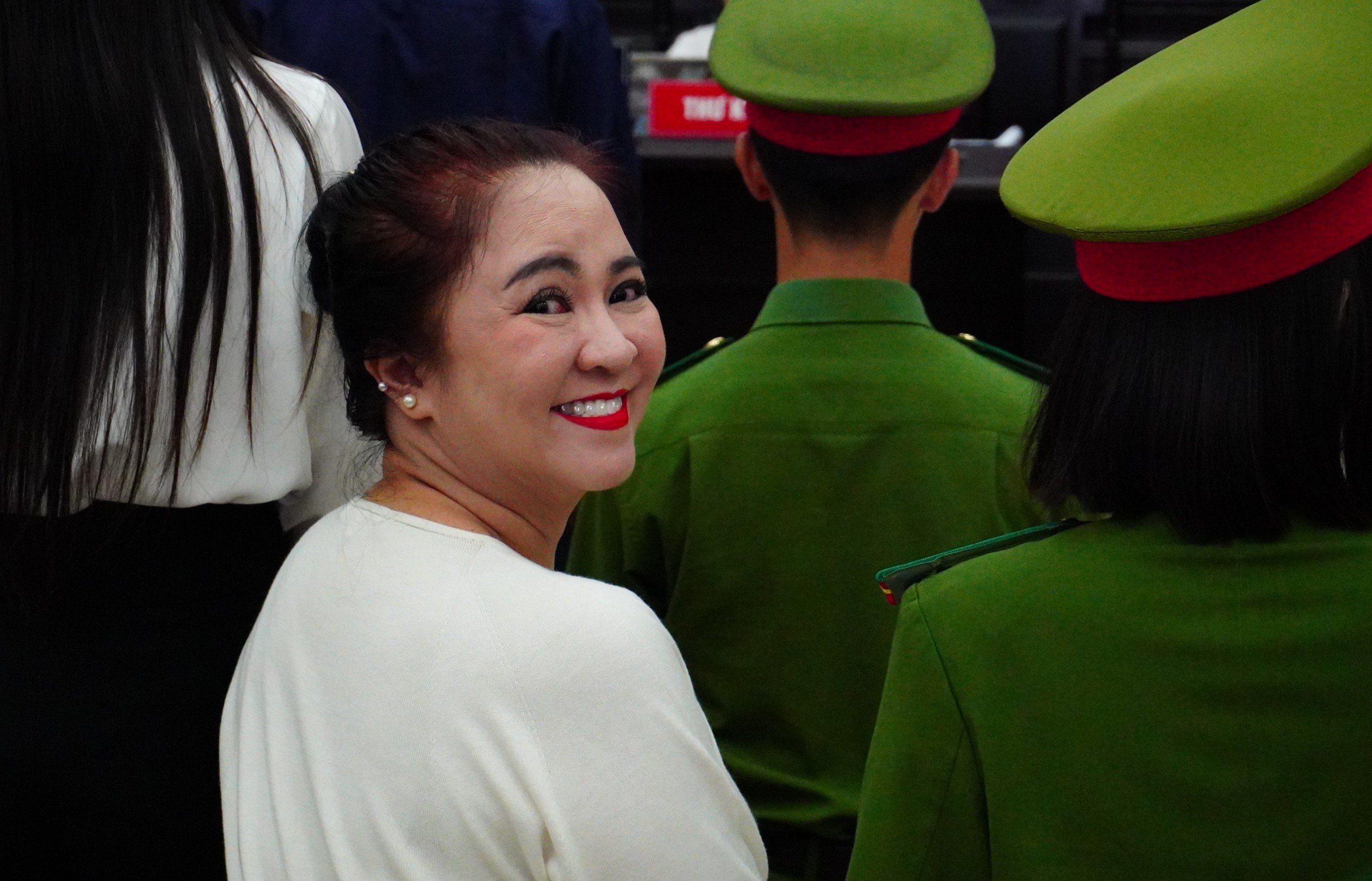 Bà Nguyễn Phương Hằng: Hôm nay là ngày hạnh phúc nhất- Ảnh 1.