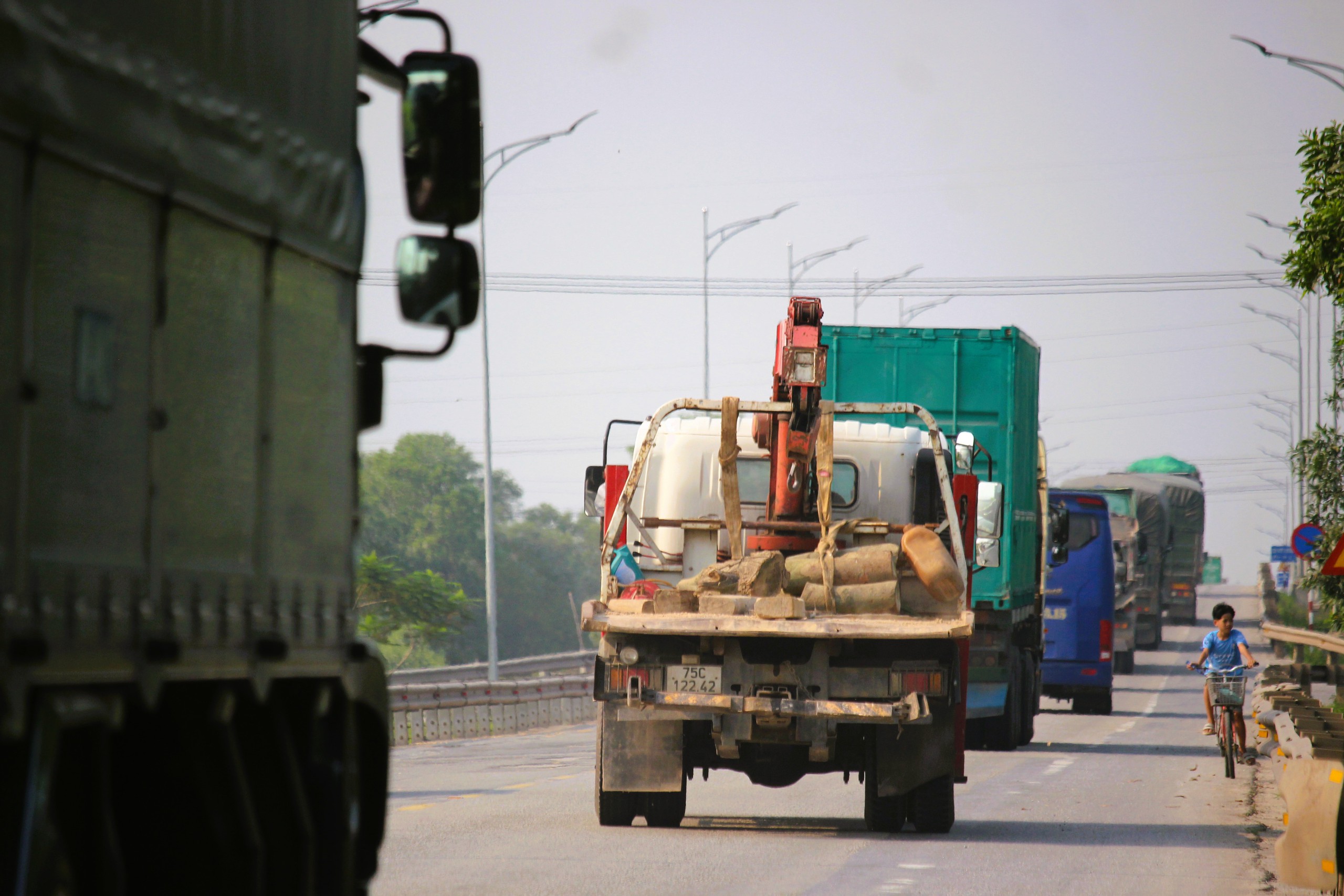QL1 thông thoáng trong ngày đầu điều tiết xe tải nặng không vào cao tốc Cam Lộ - La Sơn- Ảnh 12.