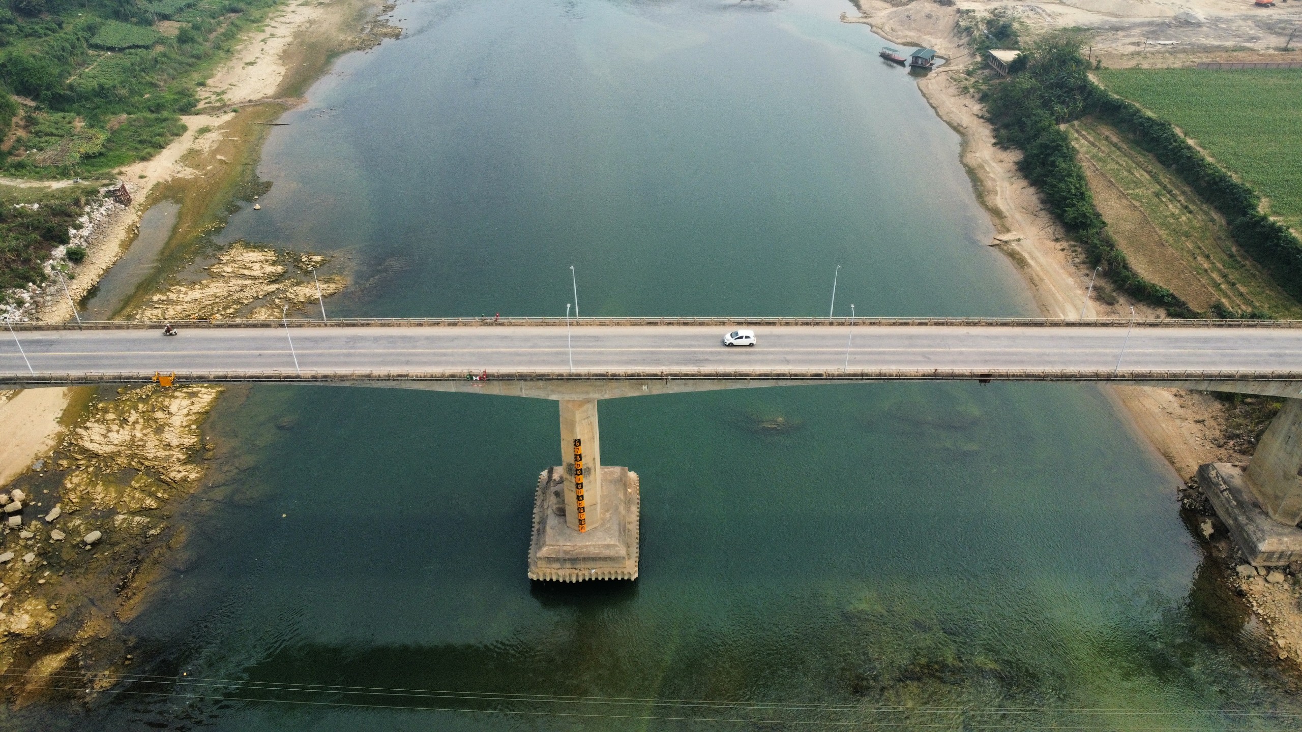 Cầu An Hòa ở Tuyên Quang bị xói lở, lộ trơ móng- Ảnh 2.