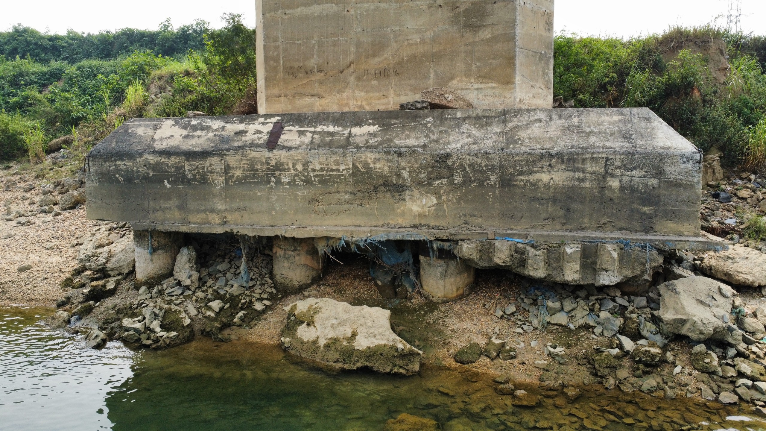 Cầu An Hòa ở Tuyên Quang bị xói lở, lộ trơ móng- Ảnh 5.
