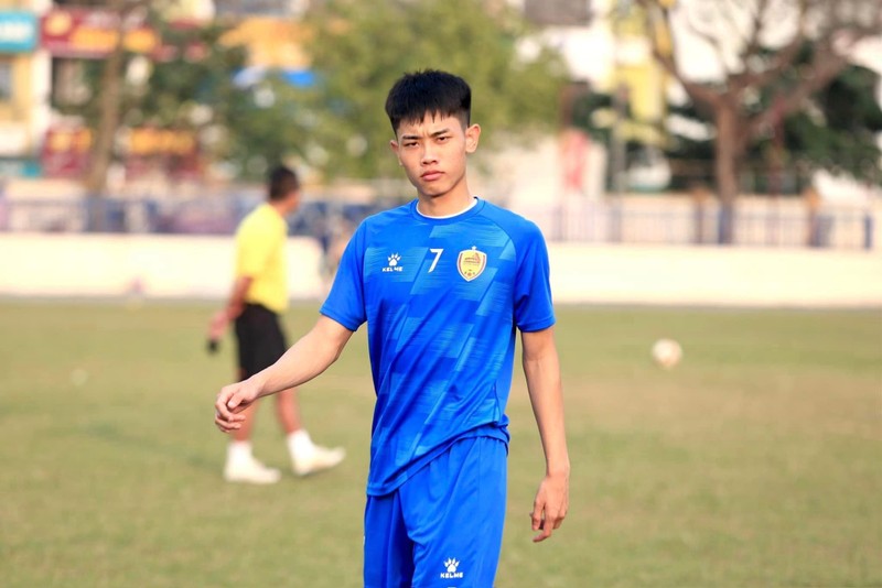 Đại gia V-League muốn giải cứu sao trẻ tuyển Việt Nam đang nhận "gạch đá"- Ảnh 1.