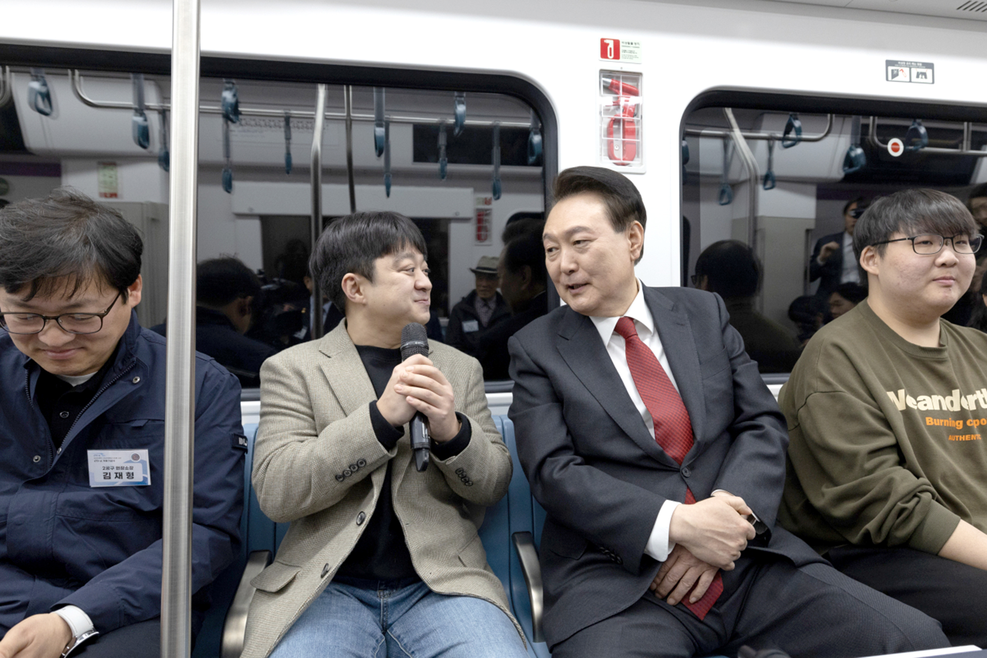 Hàn Quốc dùng đường sắt cao tốc kích thích… tăng dân số- Ảnh 1.