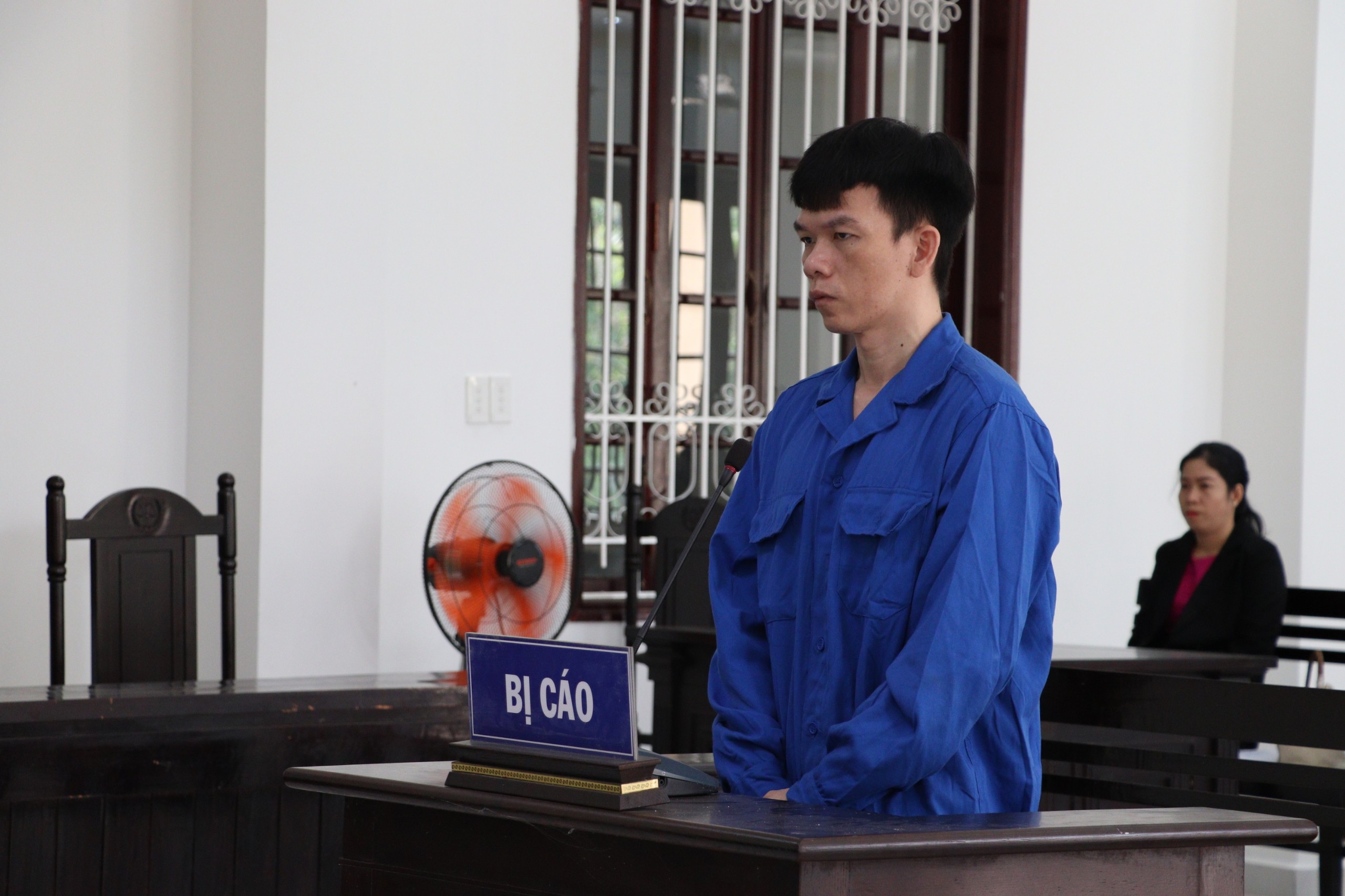 Vĩnh Long: Cựu kế toán trung tâm y tế thị xã lĩnh án 16 năm tù vì tham ô tiền tỷ- Ảnh 1.