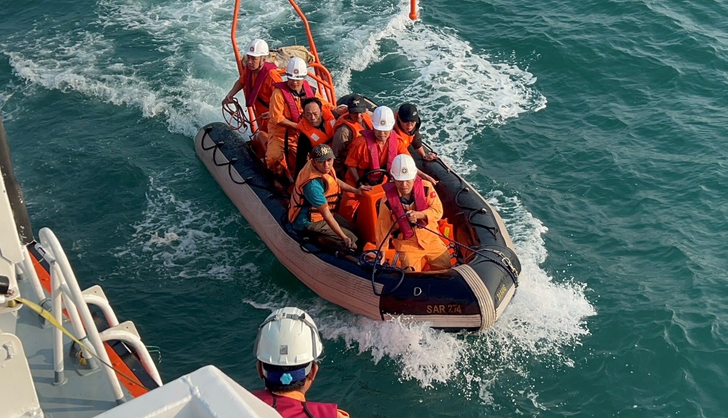 Cứu gần 270 người trên biển trong 3 tháng- Ảnh 1.