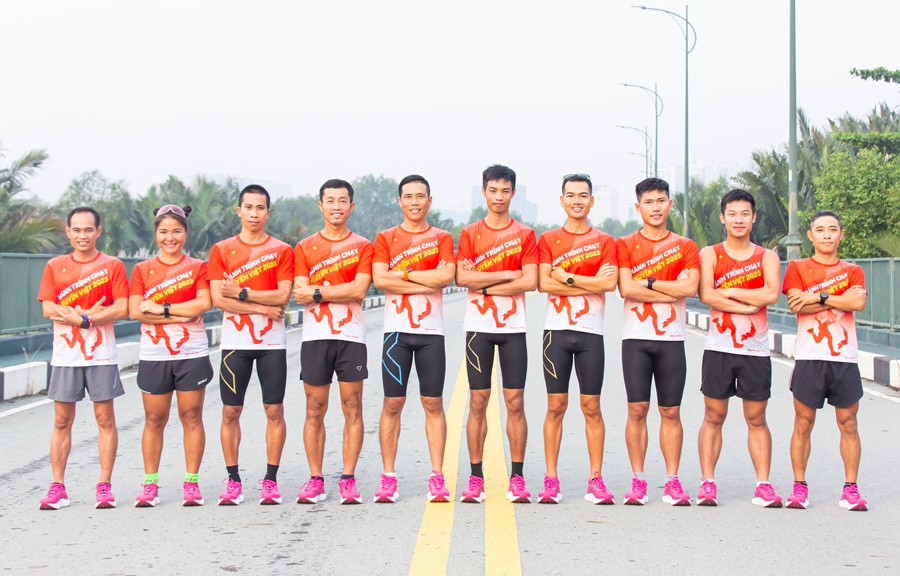 Marathon vì ATGT: 70 giờ chạy tiếp sức từ Quảng Bình ra Điện Biên- Ảnh 1.