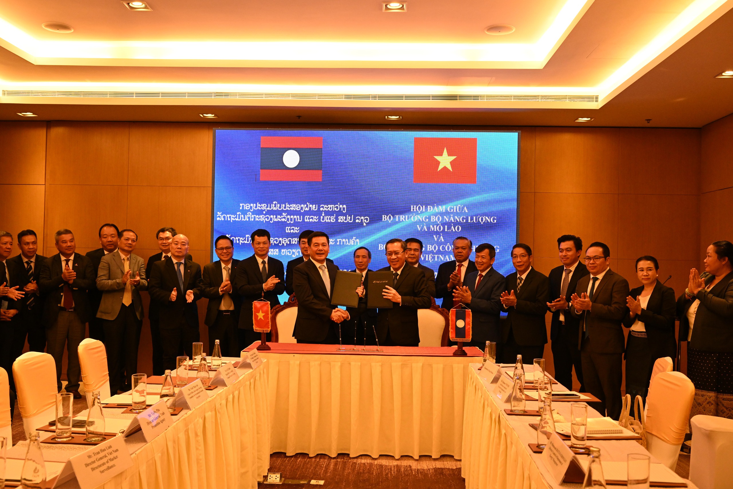 Lào đề xuất lập đoàn công tác làm việc với Việt Nam về khung giá mua điện- Ảnh 1.