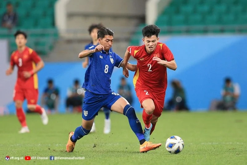“Người đóng thế” HLV Troussier nhận tin kém vui từ trụ cột U23 Việt Nam- Ảnh 1.
