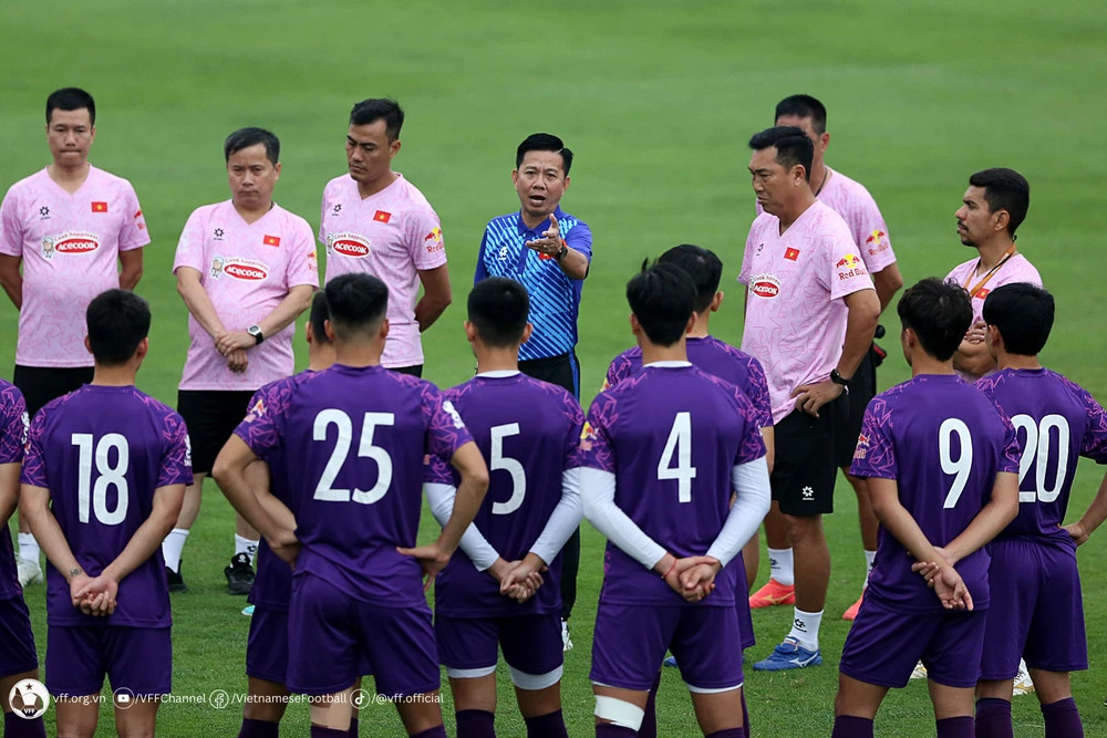 Báo Indonesia lấy đội nhà làm nền để ca ngợi U23 Việt Nam trước giải châu Á- Ảnh 1.