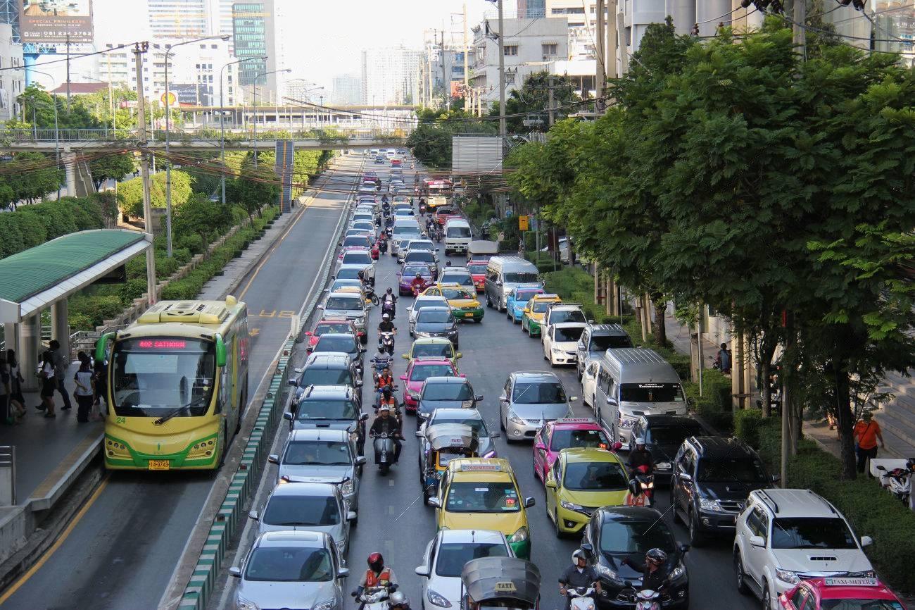 Thái Lan tiến hành nâng cấp, thay thế đoàn phương tiện vận hành trên tuyến buýt nhanh BRT, đồng thời kéo dài lộ trình tuyến BRT nhằm tăng cường kết nối giữa các loại hình giao thông công cộng.