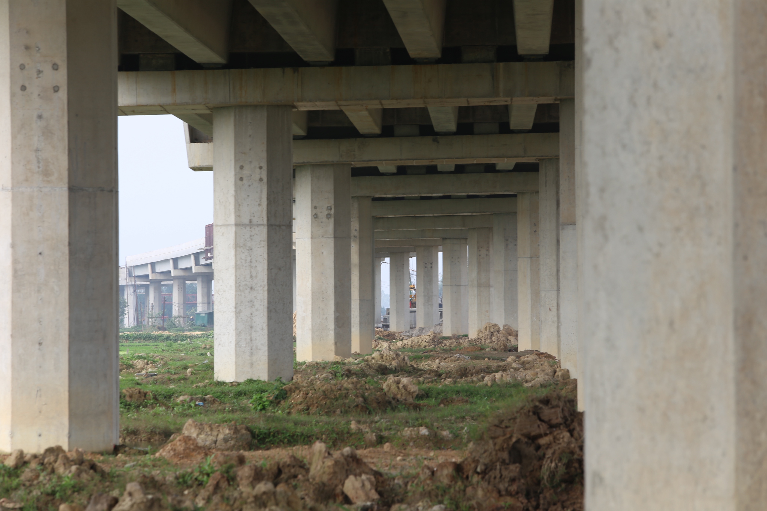 Hành trình xây cầu vượt sông dài nhất cao tốc Bắc - Nam- Ảnh 10.