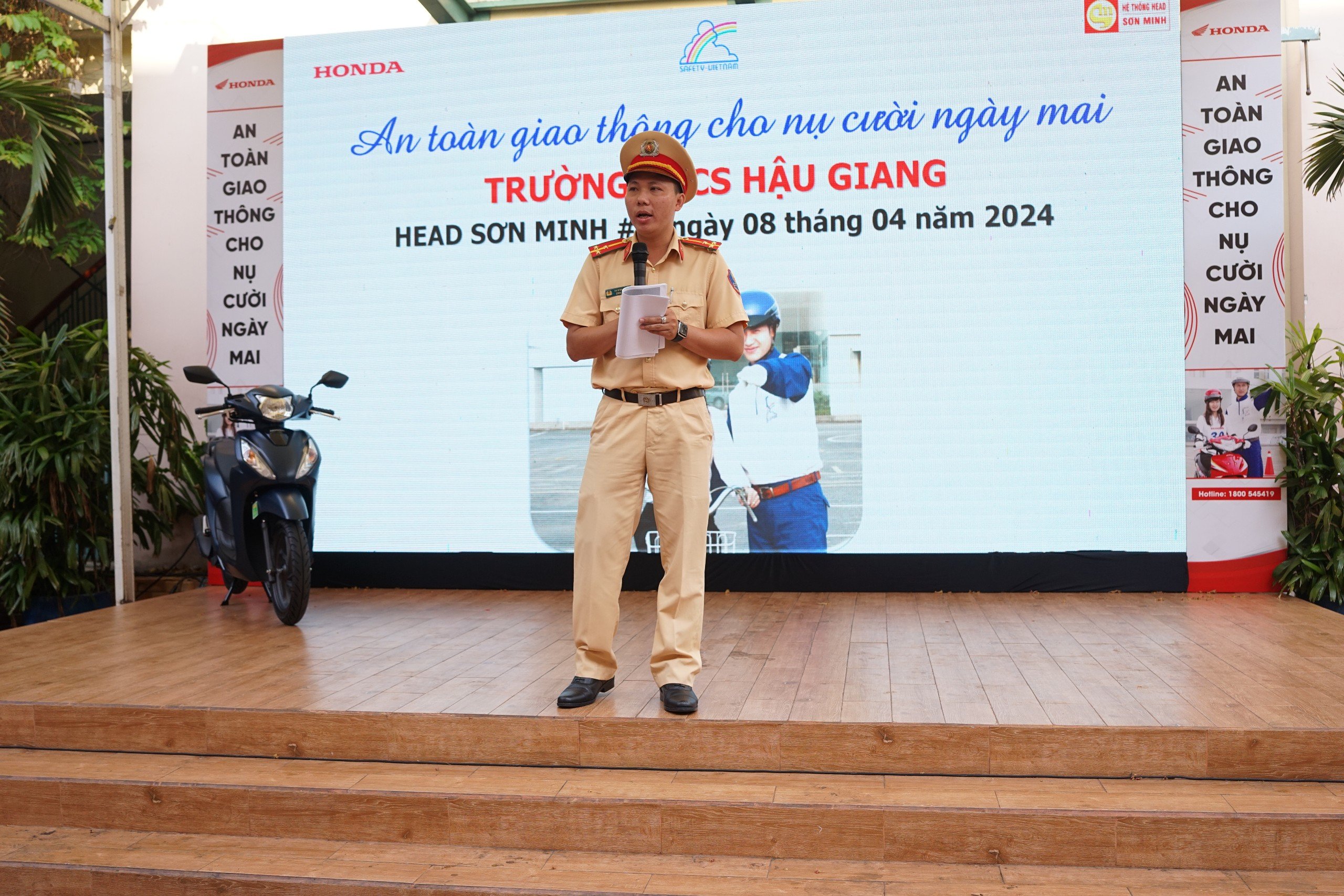 Tập huấn ATGT cho hàng trăm học sinh trường THCS Hậu Giang- Ảnh 2.